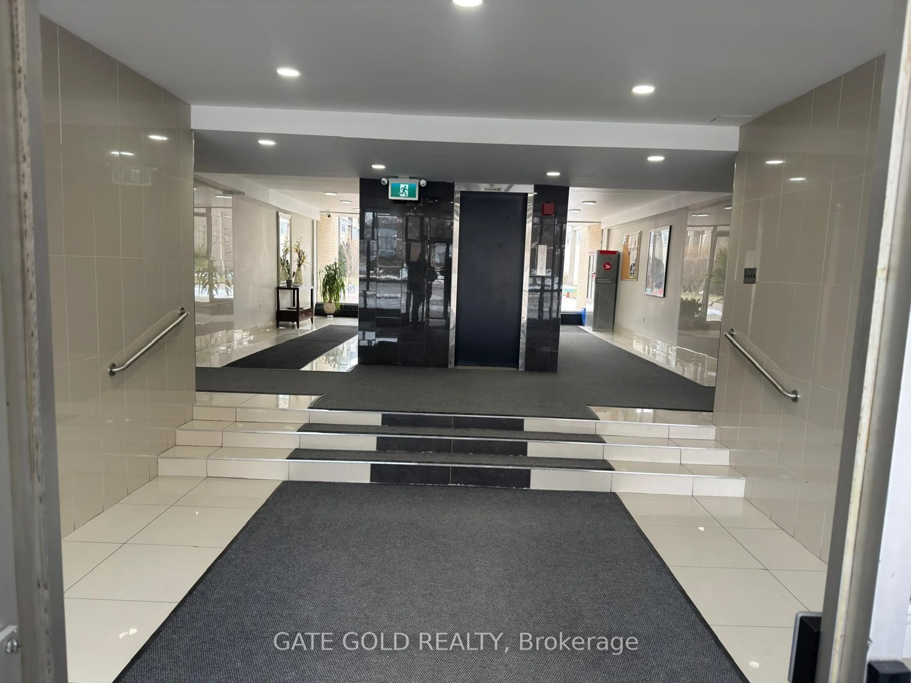 Lobby for 1624 Bloor St #17, Mississauga Ontario L4X 2S2