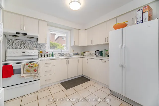 Additional property image - 5253 Palomar Cres