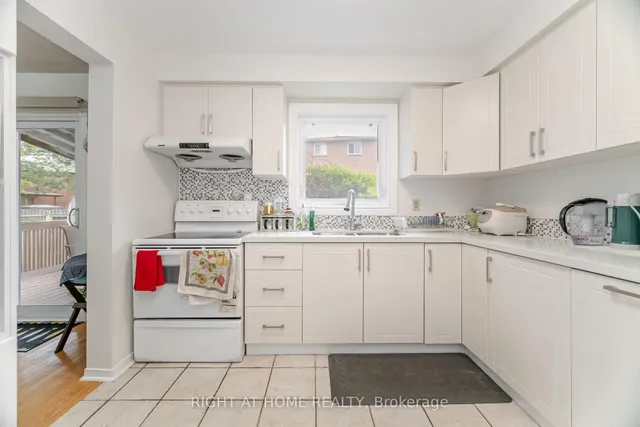 Additional property image - 5253 Palomar Cres