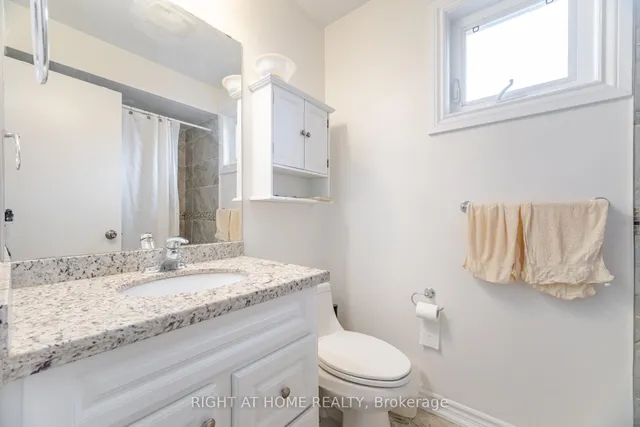 Additional property image - 5253 Palomar Cres