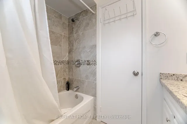 Additional property image - 5253 Palomar Cres