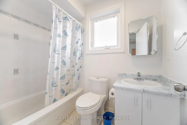Additional property image - 5253 Palomar Cres