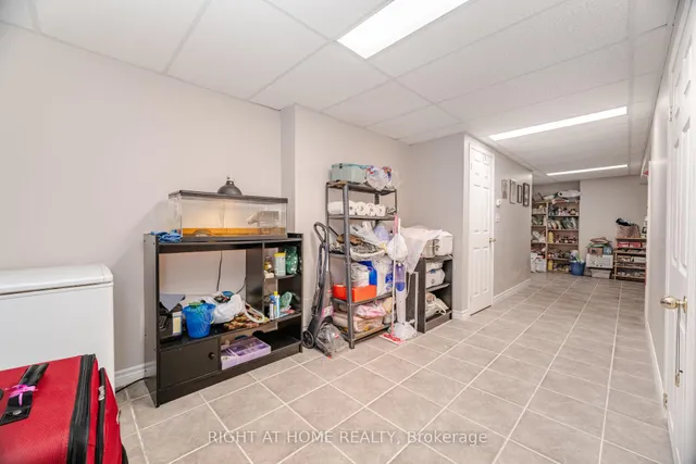 Additional property image - 5253 Palomar Cres