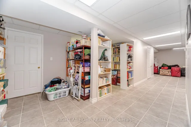 Additional property image - 5253 Palomar Cres