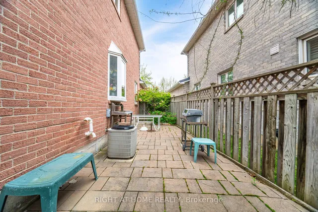 Additional property image - 5253 Palomar Cres