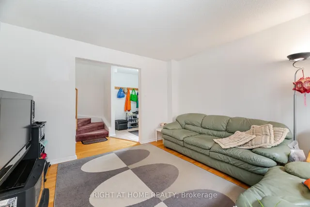 Additional property image - 5253 Palomar Cres
