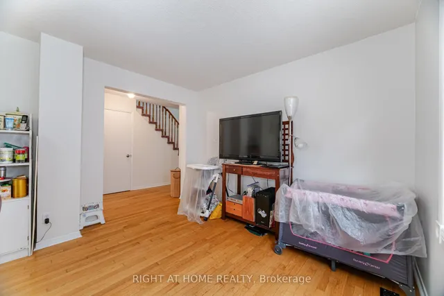 Additional property image - 5253 Palomar Cres