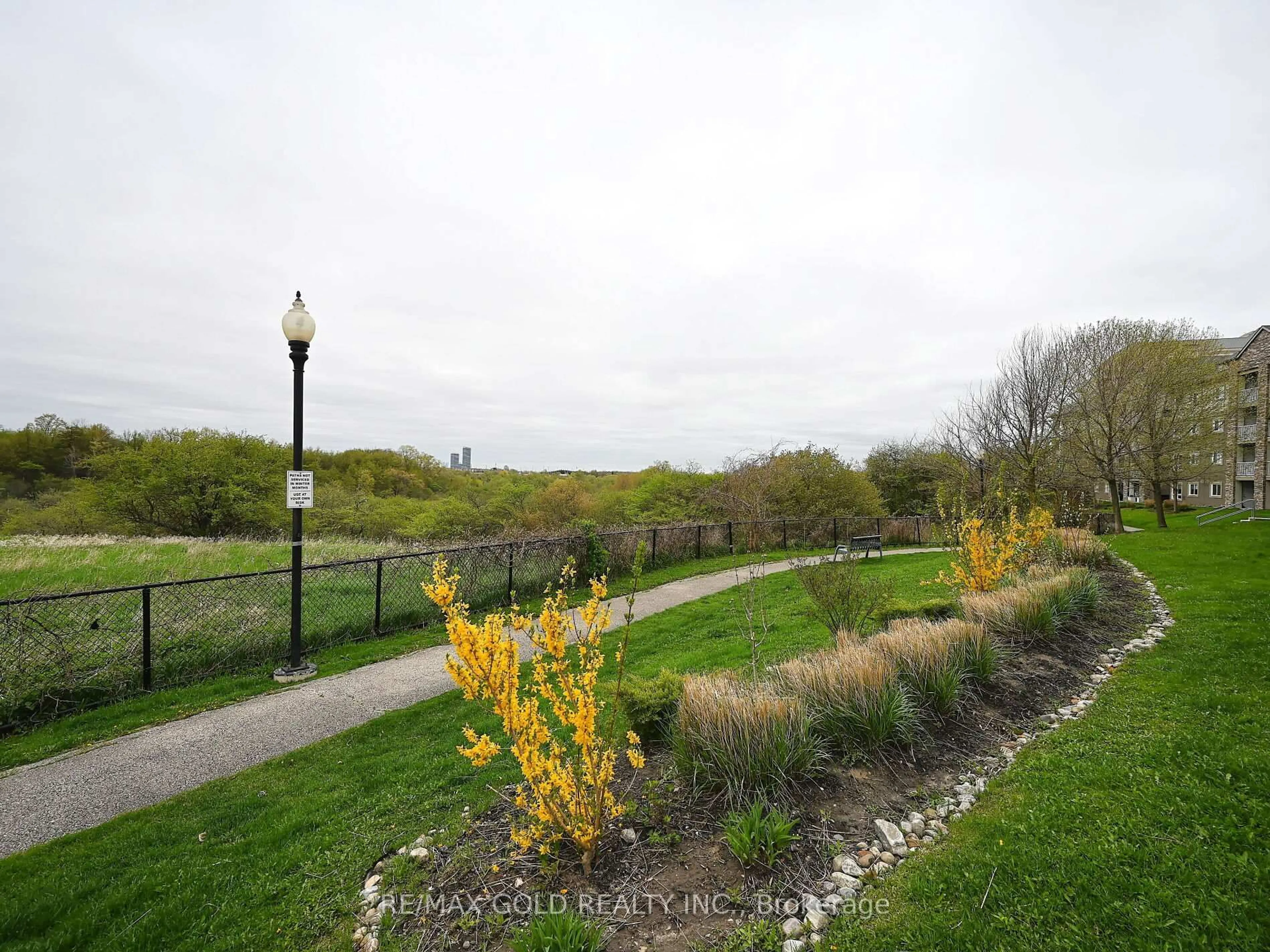 Patio, water/lake/river/ocean view for 8 Dayspring Circ #1420, Brampton Ontario L6P 2Z7