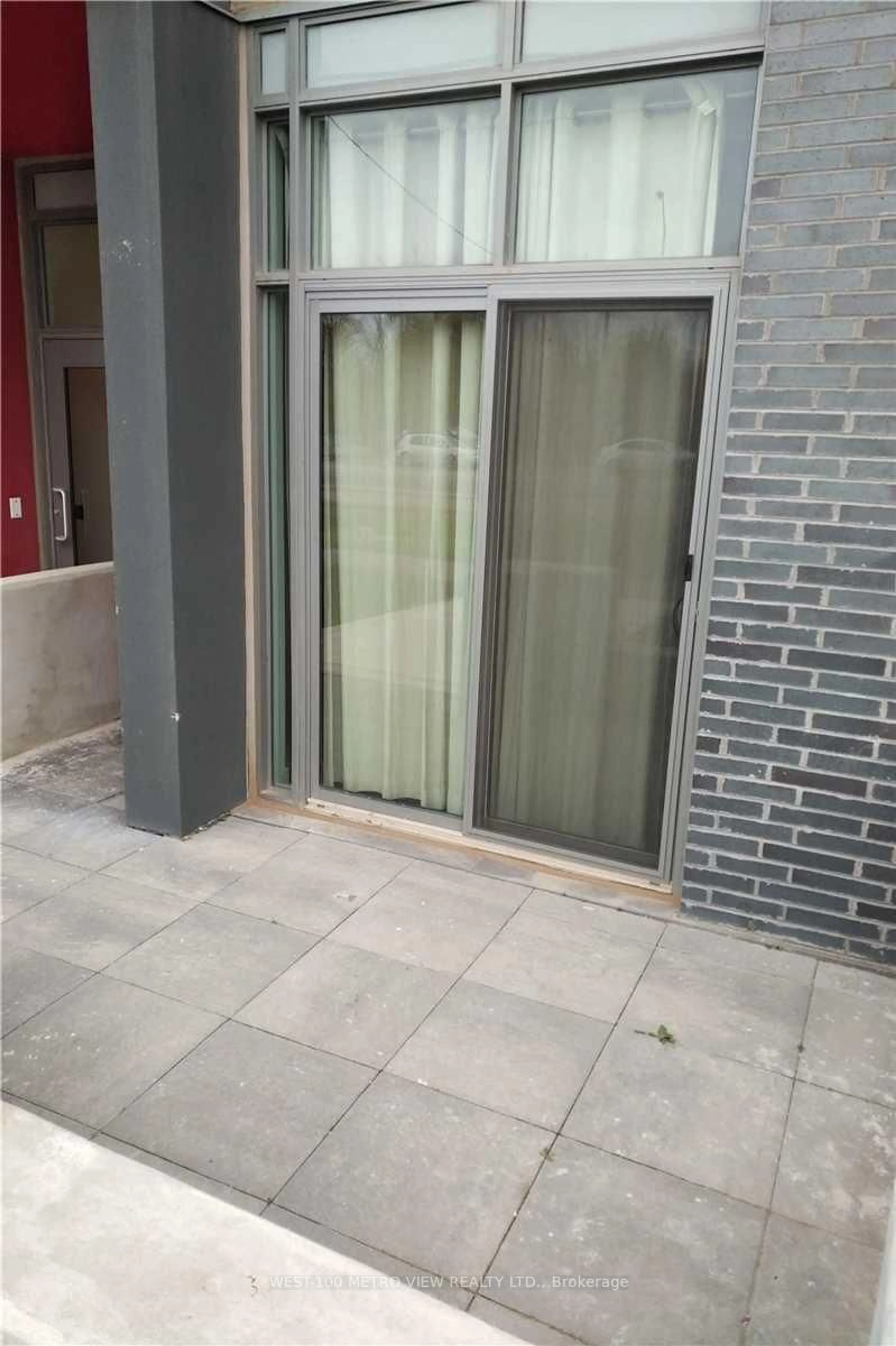Balcony in the apartment, street for 5240 Dundas St #B208, Burlington Ontario L7R 3X4