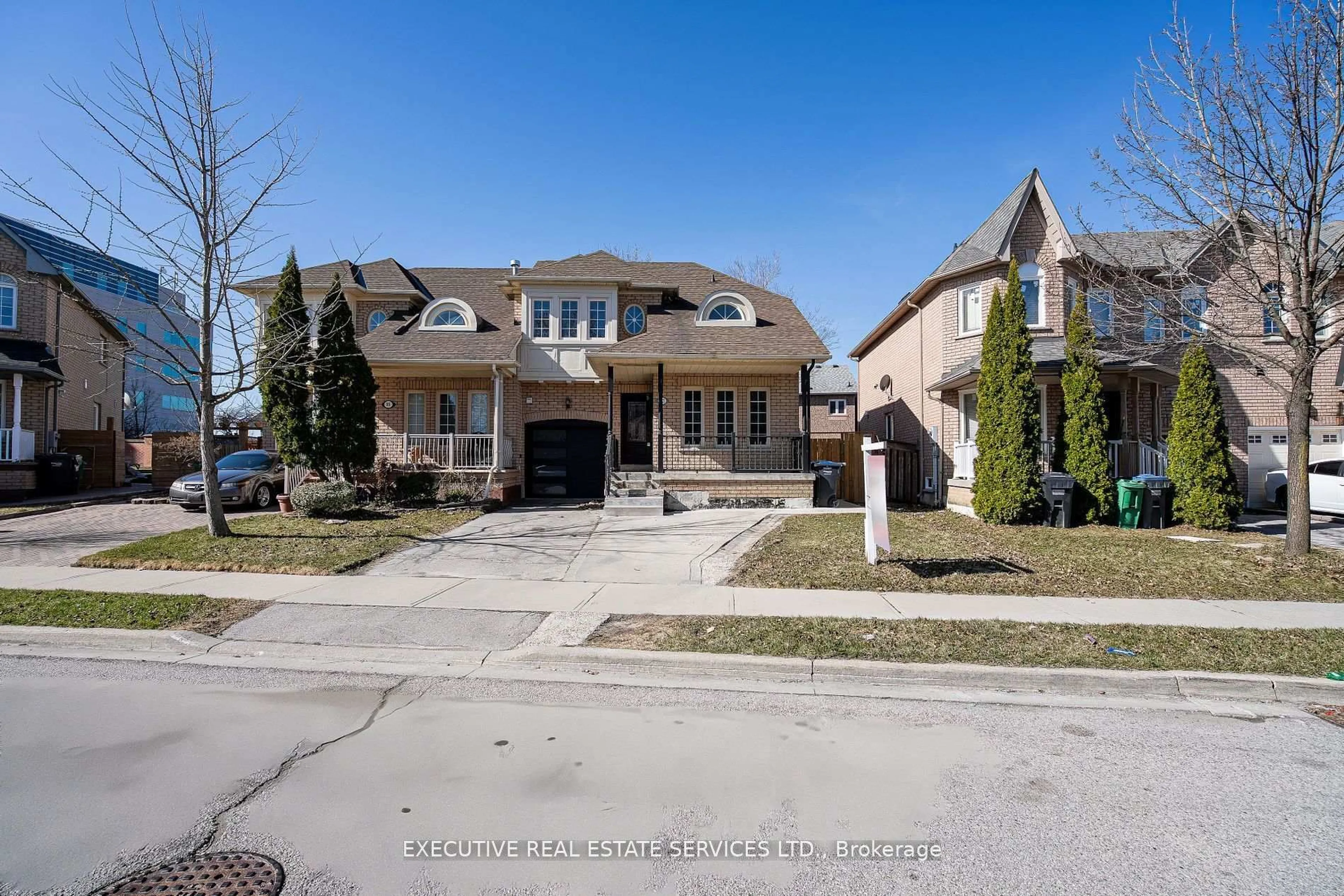 Home with brick exterior material, street for 33 Giraffe Ave, Brampton Ontario L6R 1Y8