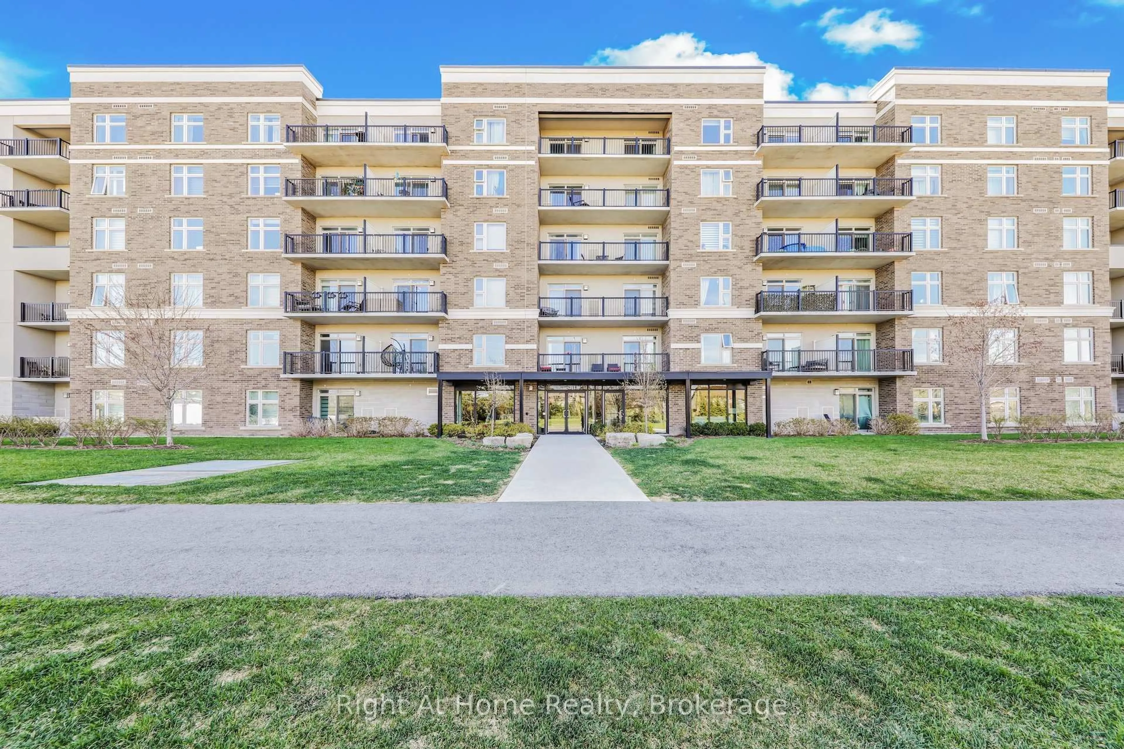 Unknown for 610 Farmstead Rd #307, Milton Ontario L9T 8X5