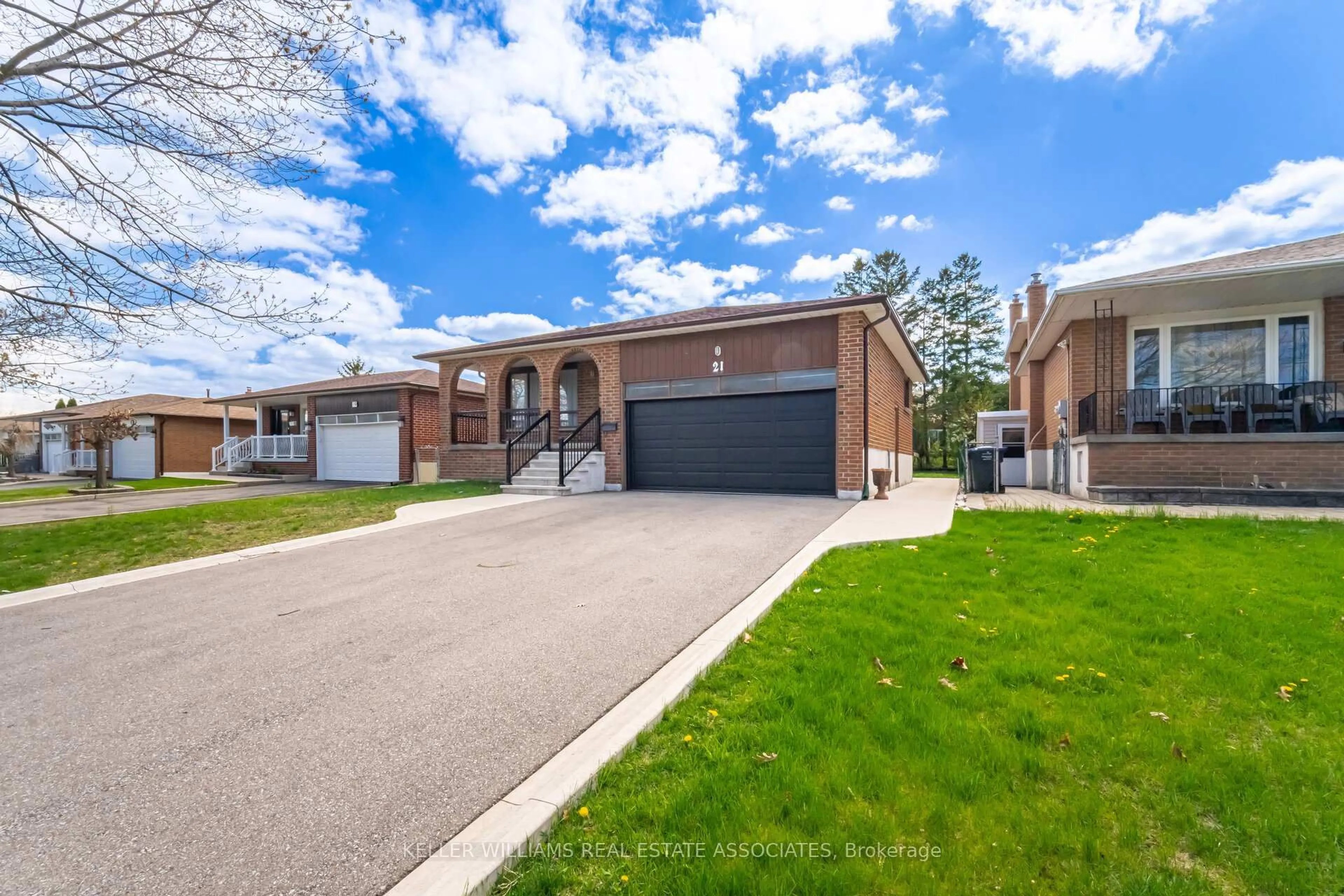 A pic from outside/outdoor area/front of a property/back of a property/a pic from drone, street for 21 Malcolm Cres, Brampton Ontario L6S 3C7