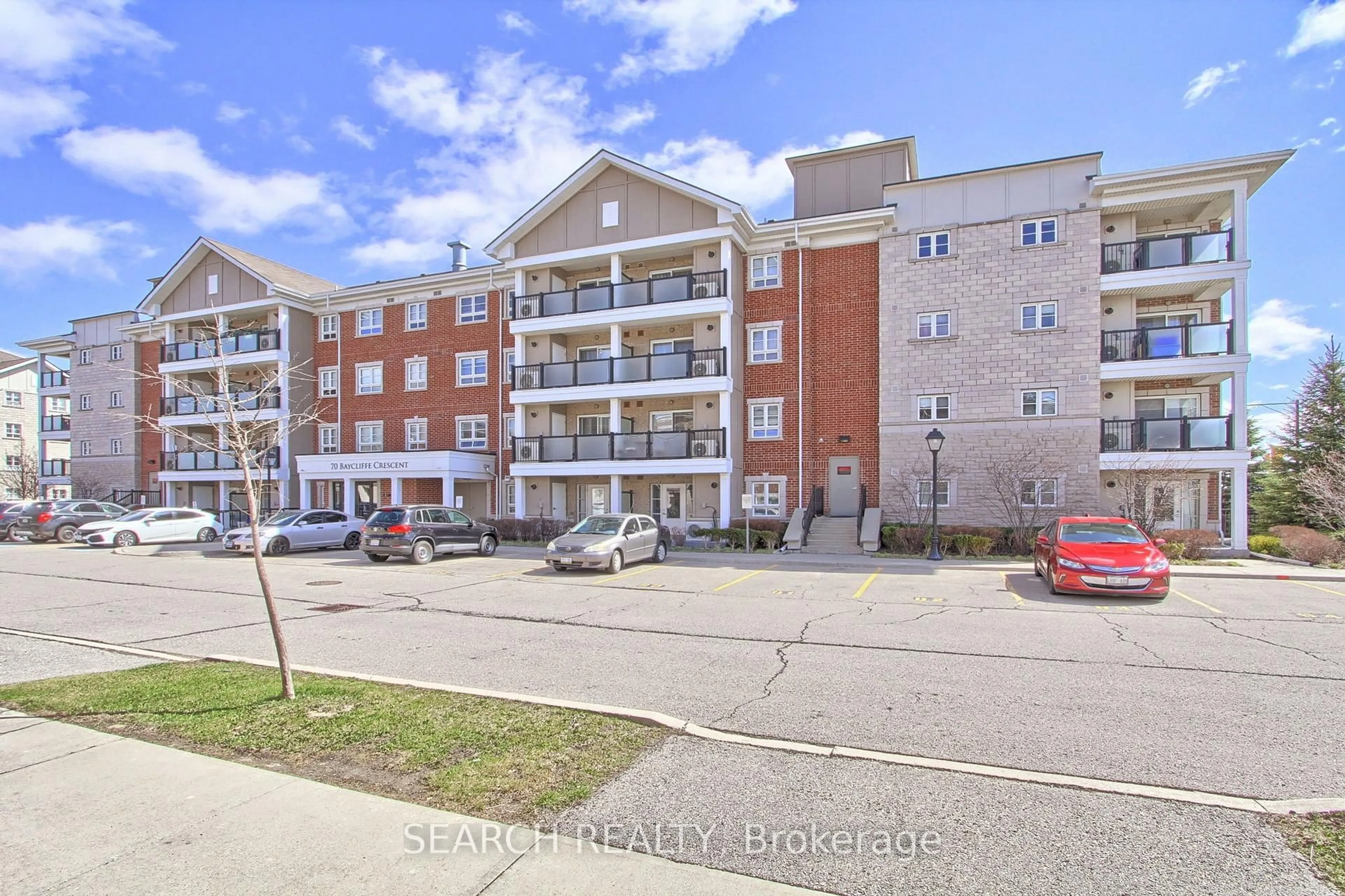 A pic from outside/outdoor area/front of a property/back of a property/a pic from drone, street for 70 BAYCLIFFE Rd #102, Brampton Ontario L7A 0Z5