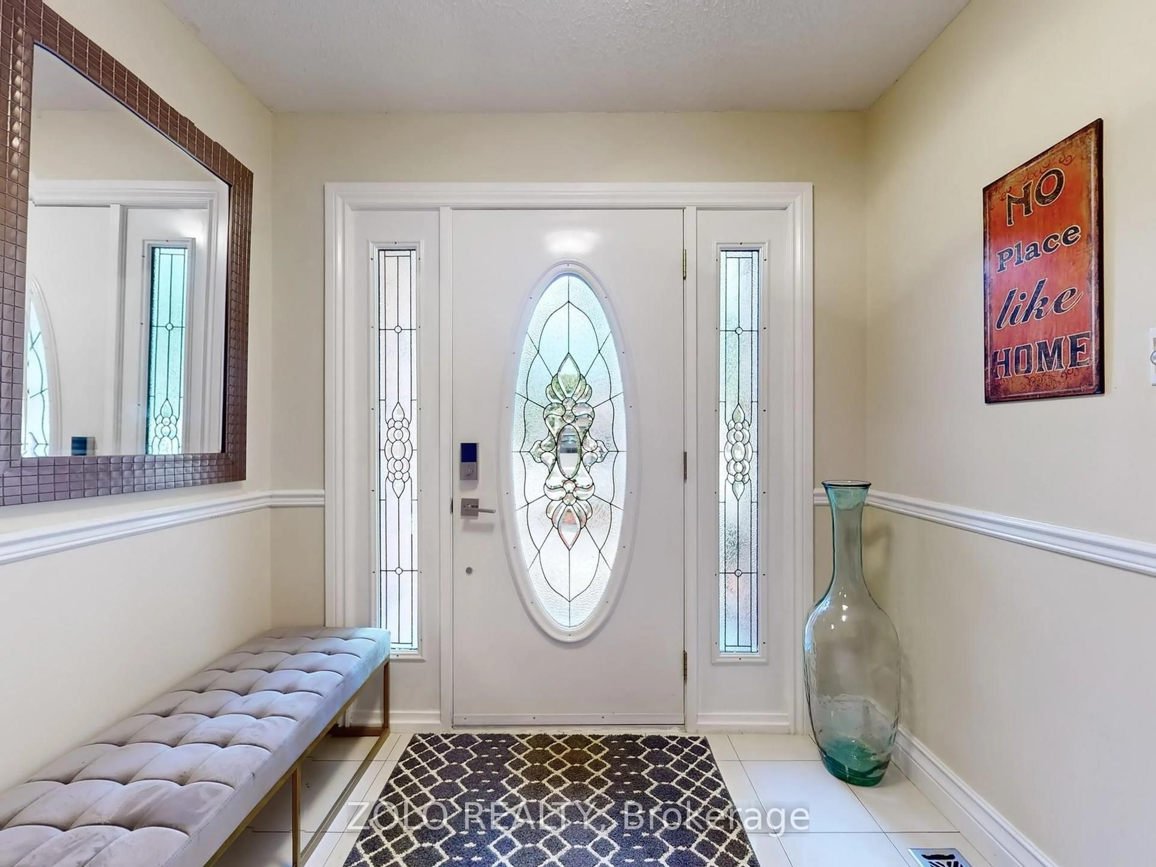 Indoor entryway for 141 Kenpark Ave, Brampton Ontario L6Z 3J8