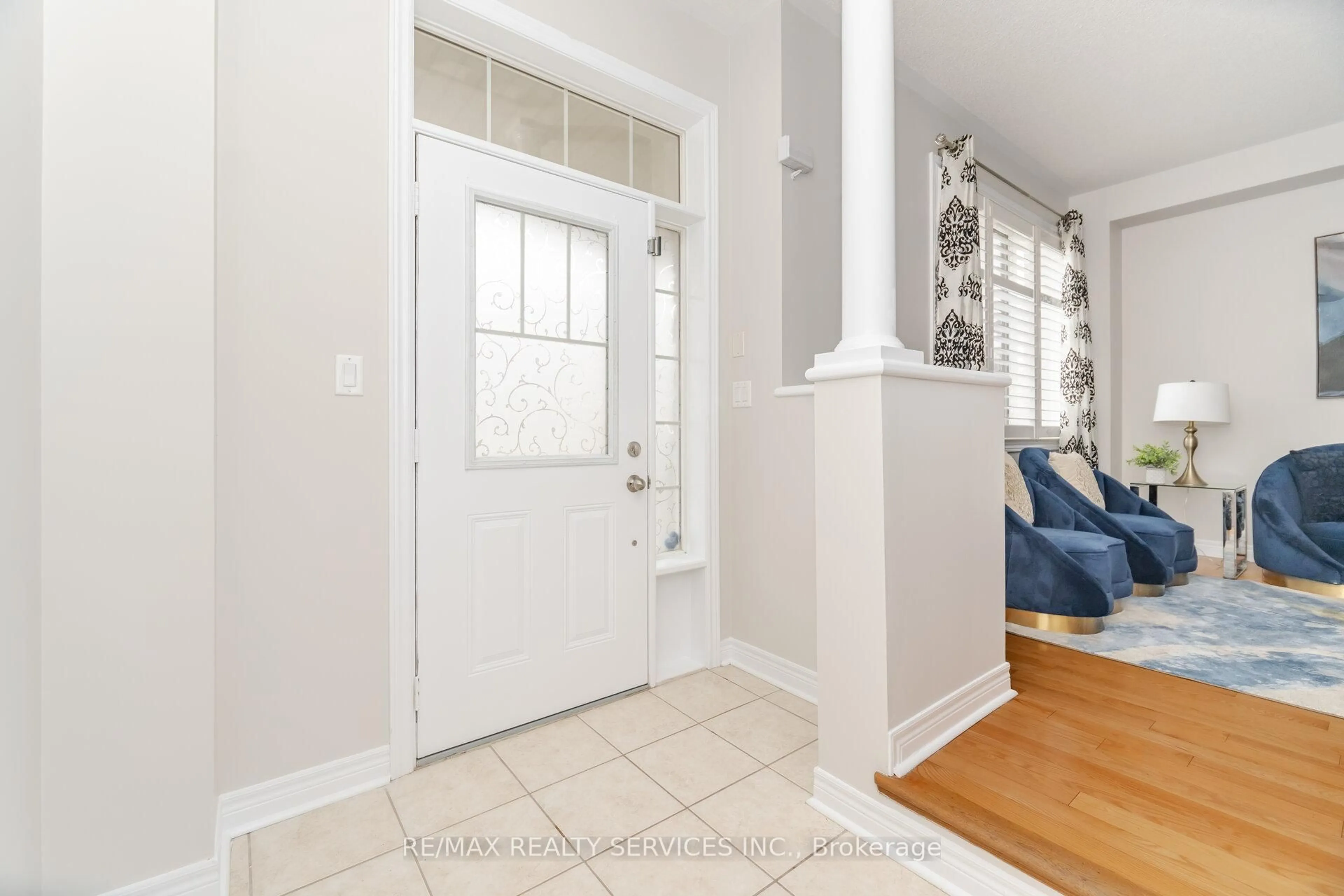 Indoor entryway for 12483 Kennedy Rd, Caledon Ontario L7C 3P4