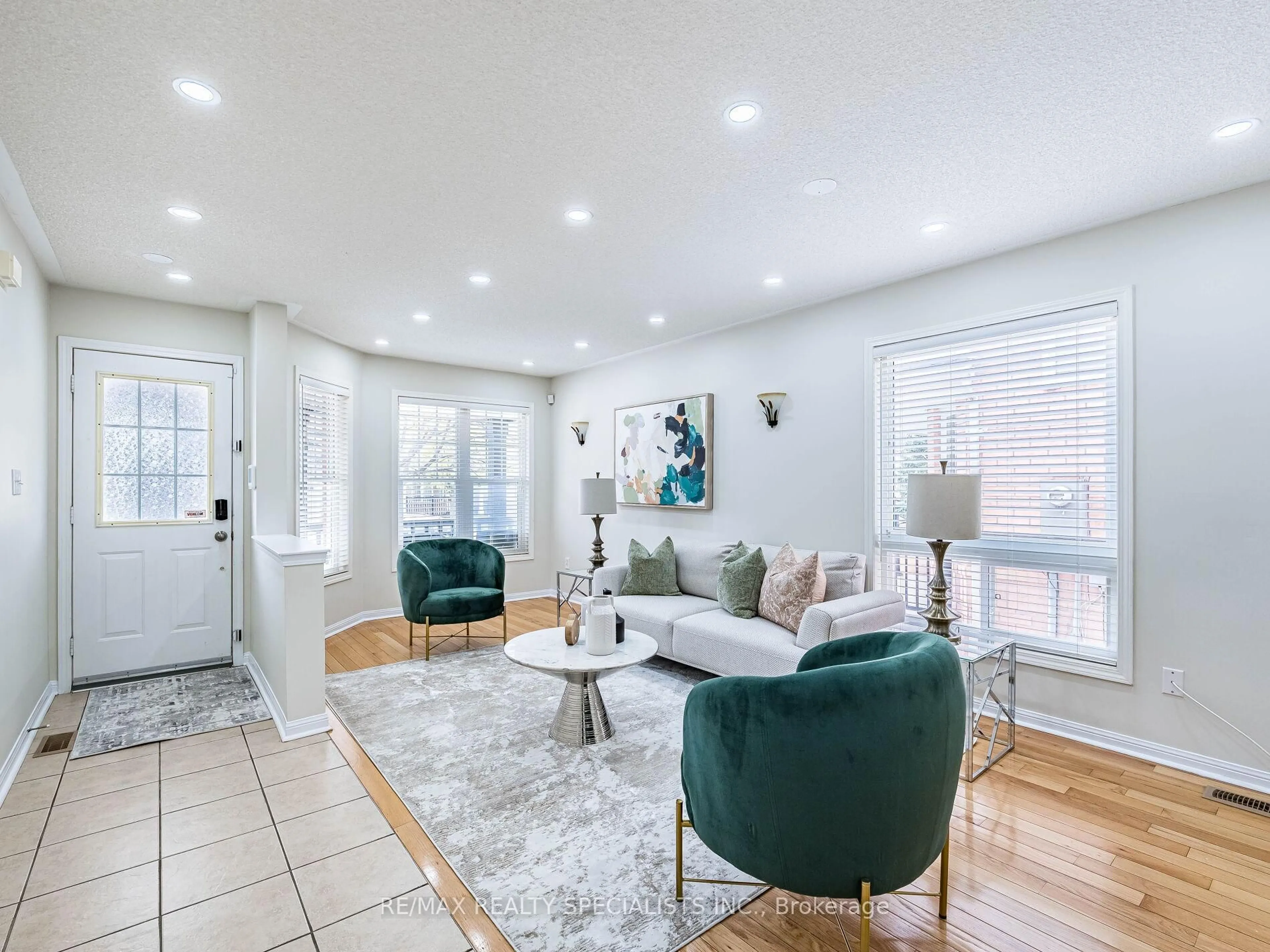 Living room with furniture, unknown for 18 Jessop Dr, Brampton Ontario L7A 3M8
