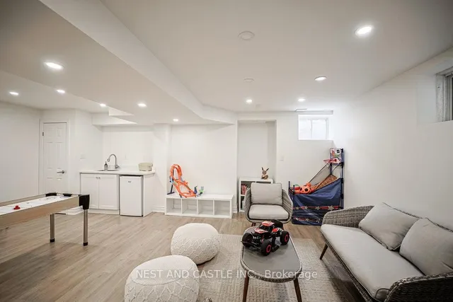 Additional property image - 1347 Rose way Ave