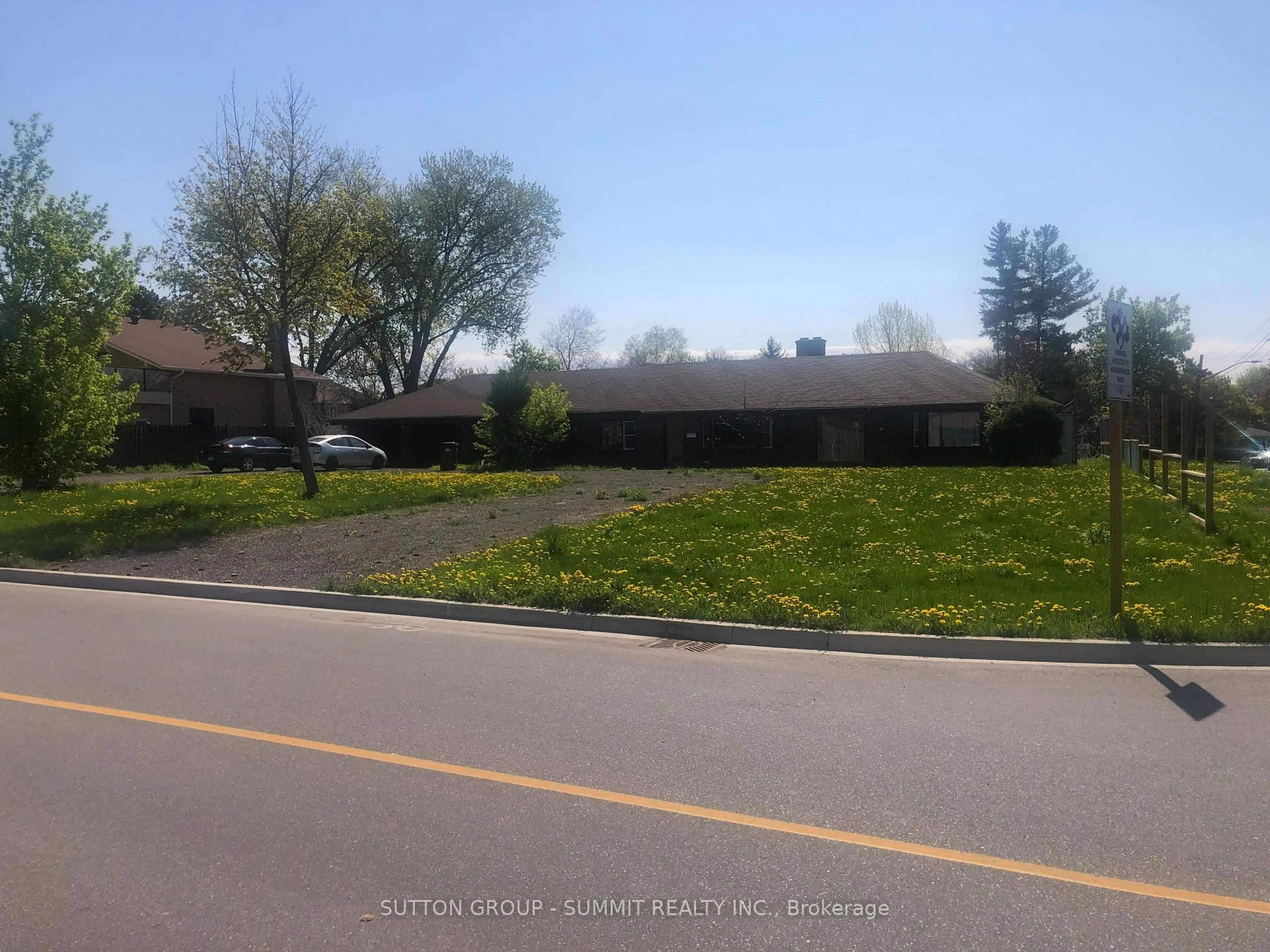 Blurry image for 1710 CARRINGTON Rd, Mississauga Ontario L5M 2K2