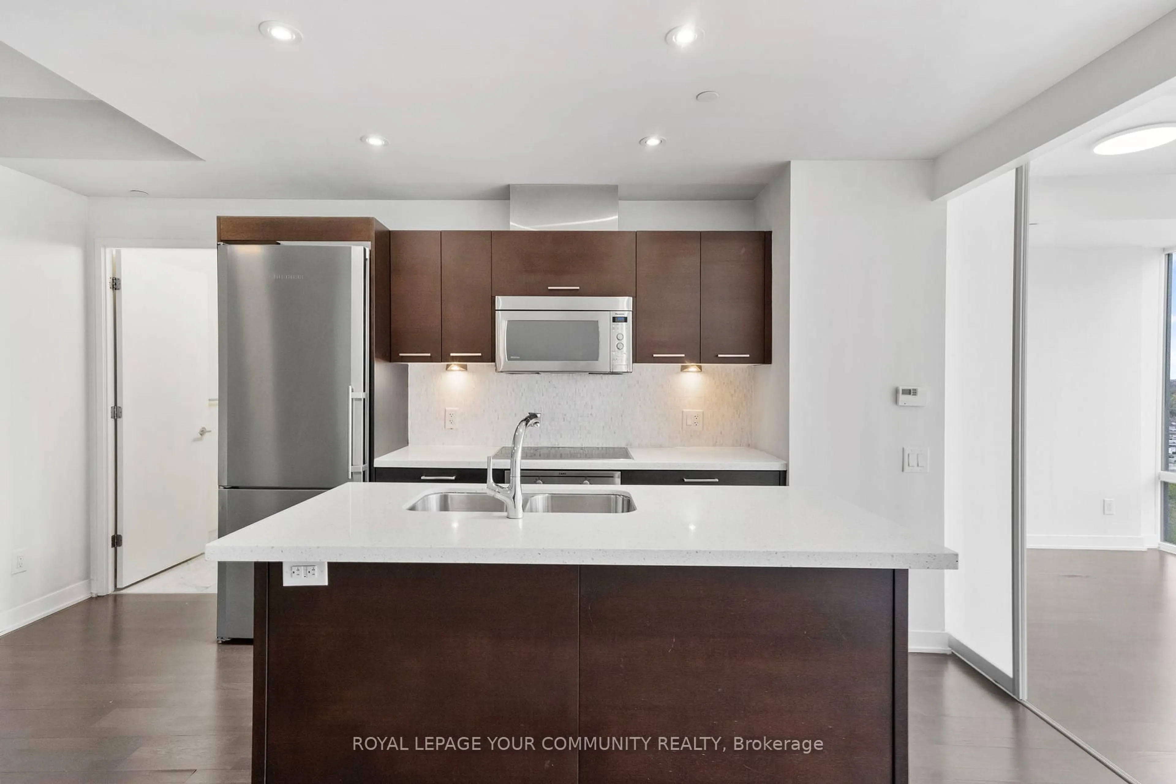 Open concept kitchen, unknown for 90 Park Lawn Rd #1510, Toronto Ontario M8Y 0B6