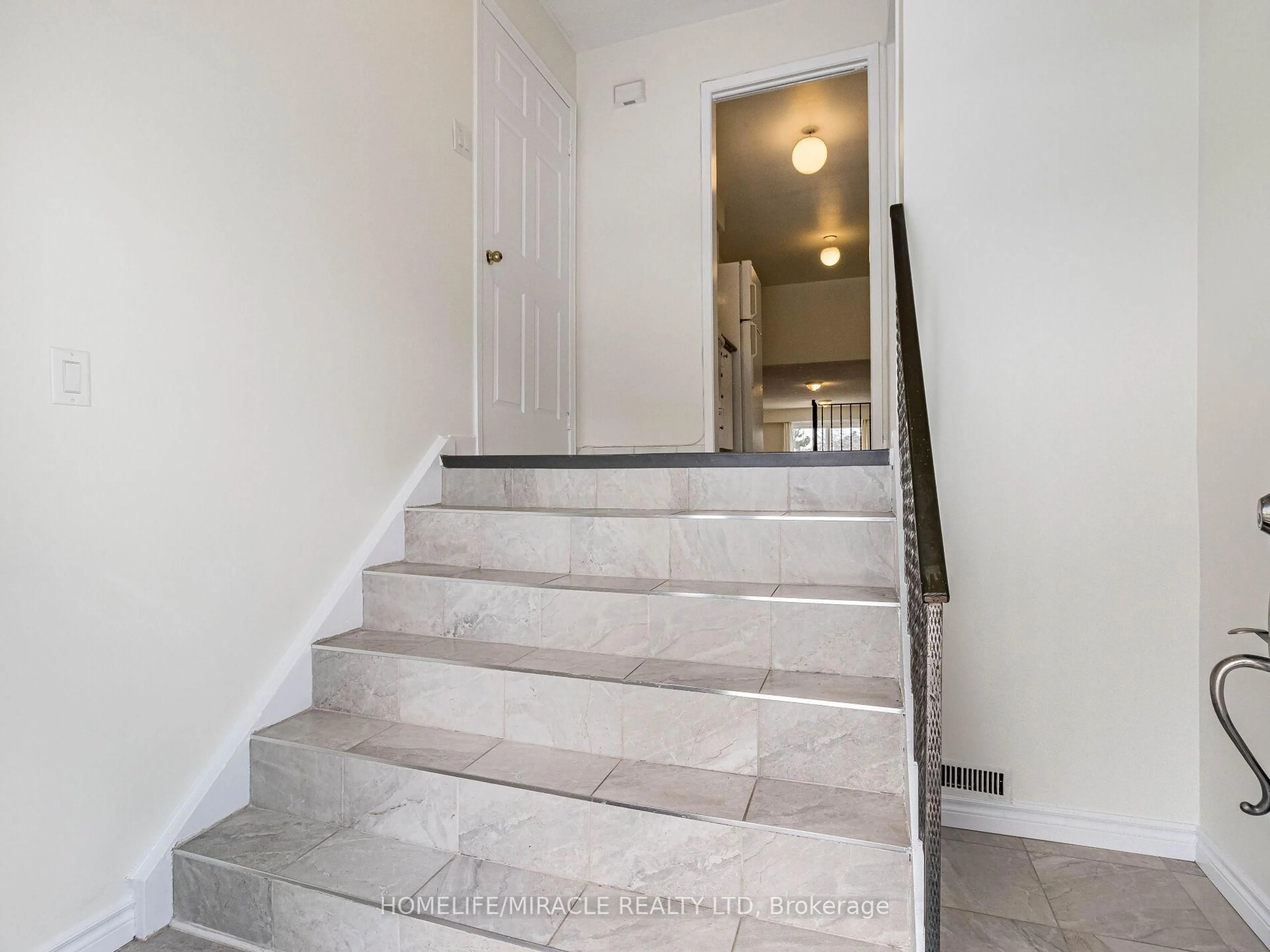 Unknown for 2868 Windjammer Rd, Mississauga Ontario L5L 1T7