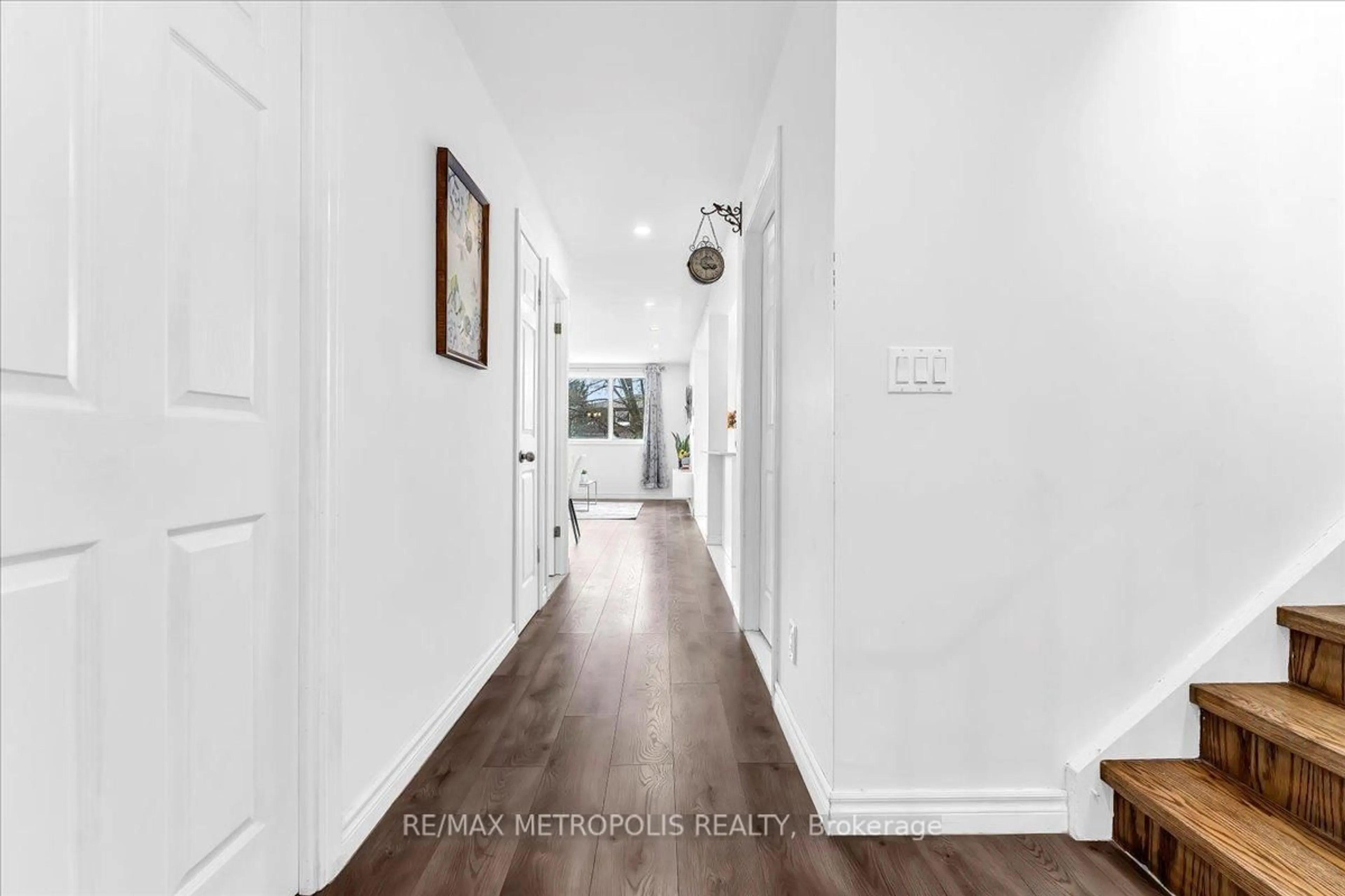 Indoor entryway for 2170 Bromsgrove Rd #135, Mississauga Ontario L5J 4J2