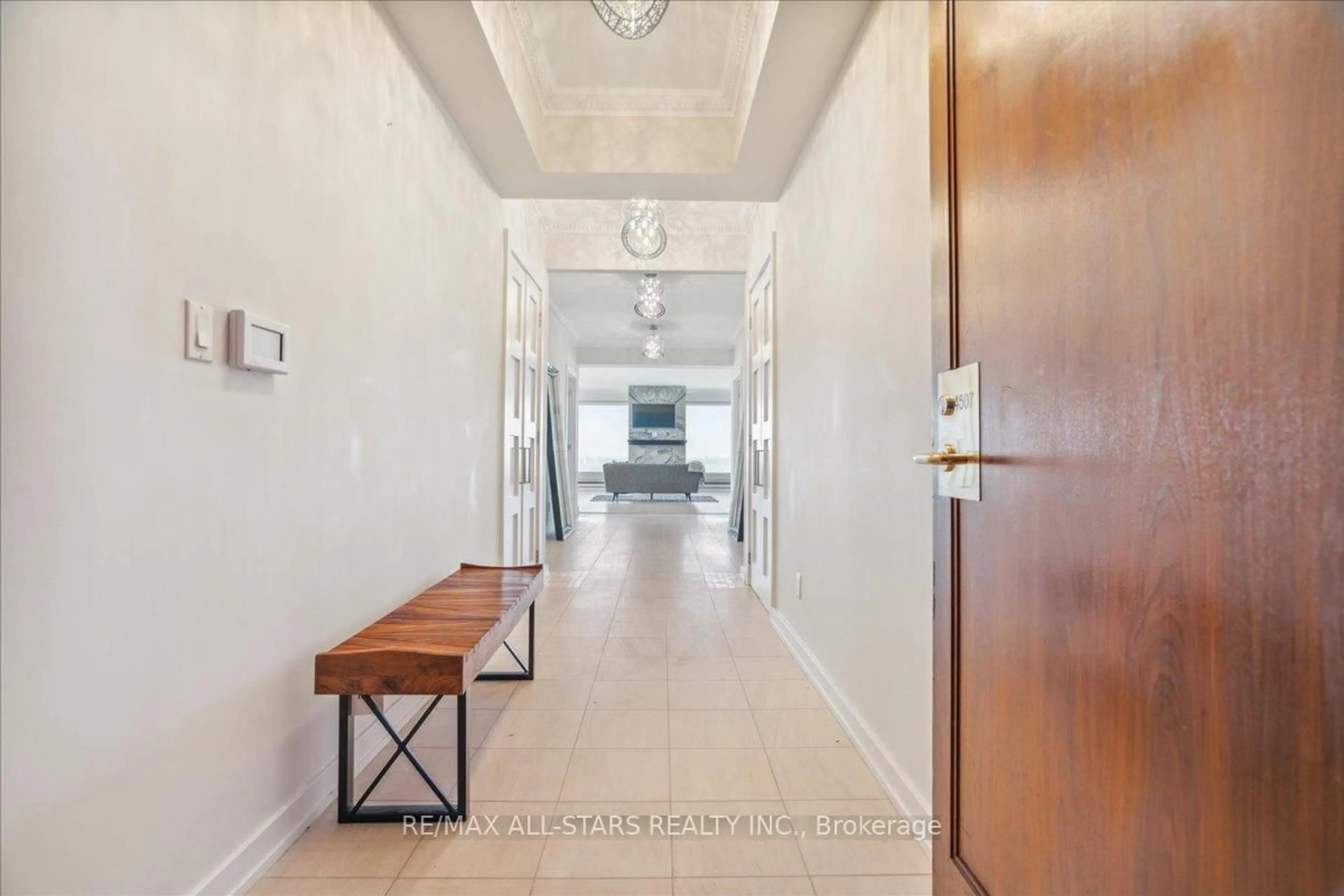 Indoor foyer for 1 Palace Pier Crt #Ph 4507, Toronto Ontario M8V 3W9
