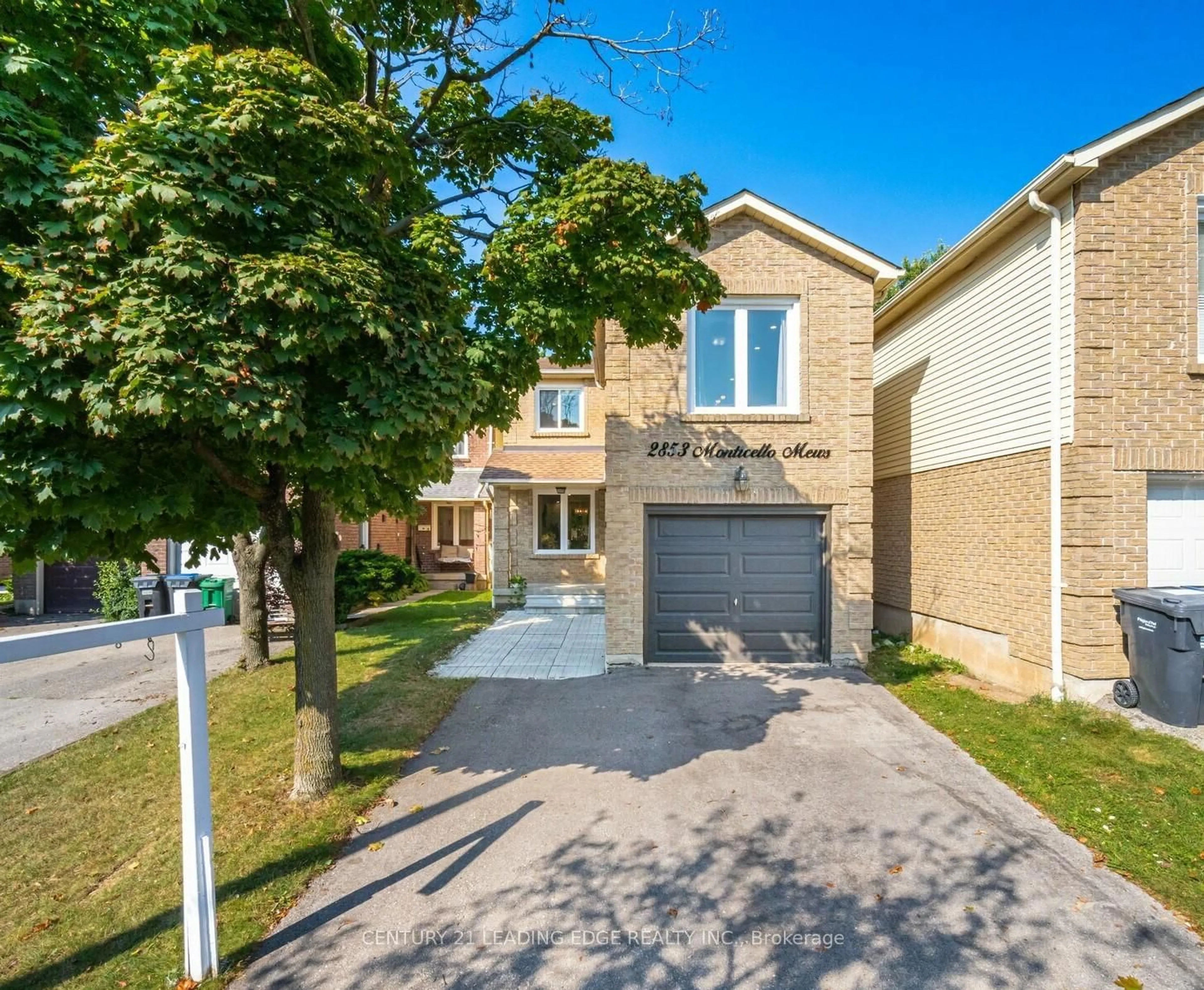 A pic from outside/outdoor area/front of a property/back of a property/a pic from drone, street for 2853 Monticello Mews, Mississauga Ontario L5N 4A2