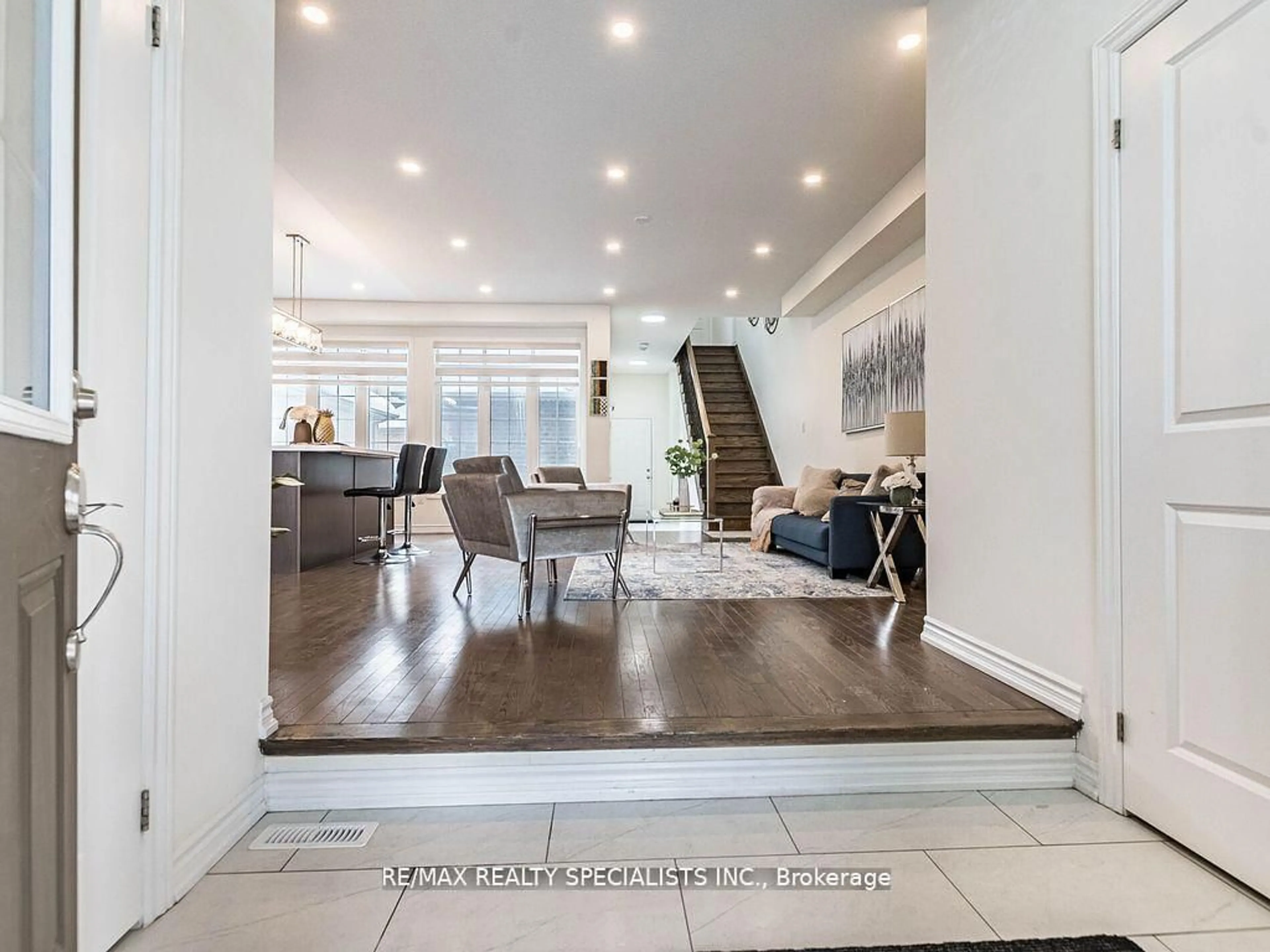 Indoor entryway for 60 Block Rd, Brampton Ontario L7A 5B3