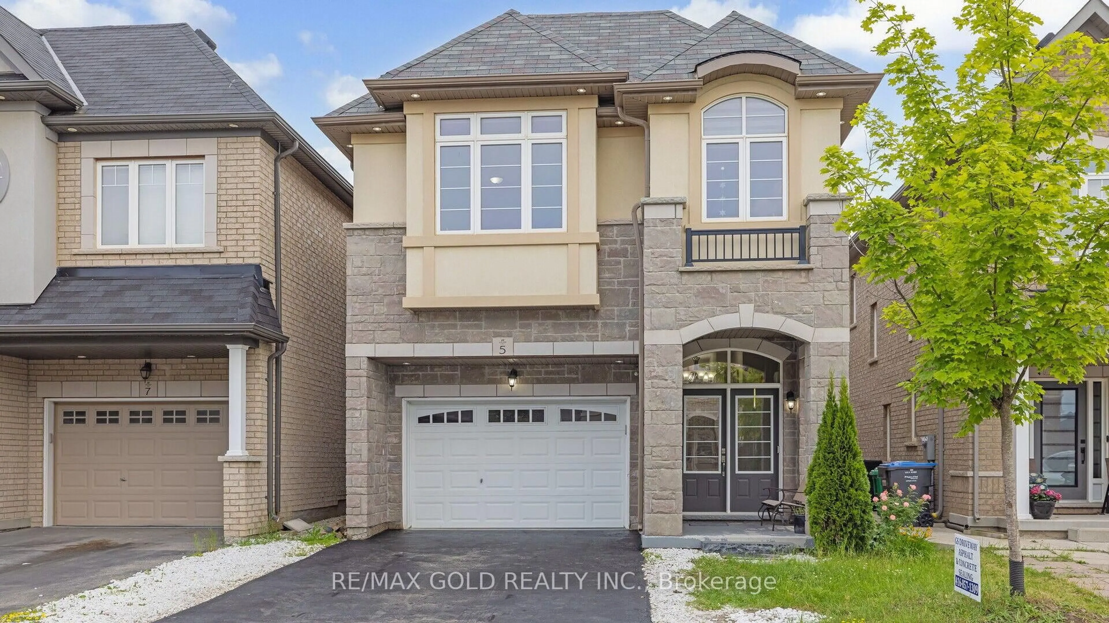 Home with brick exterior material, street for 5 Lola Cres, Brampton Ontario L7A 4J7