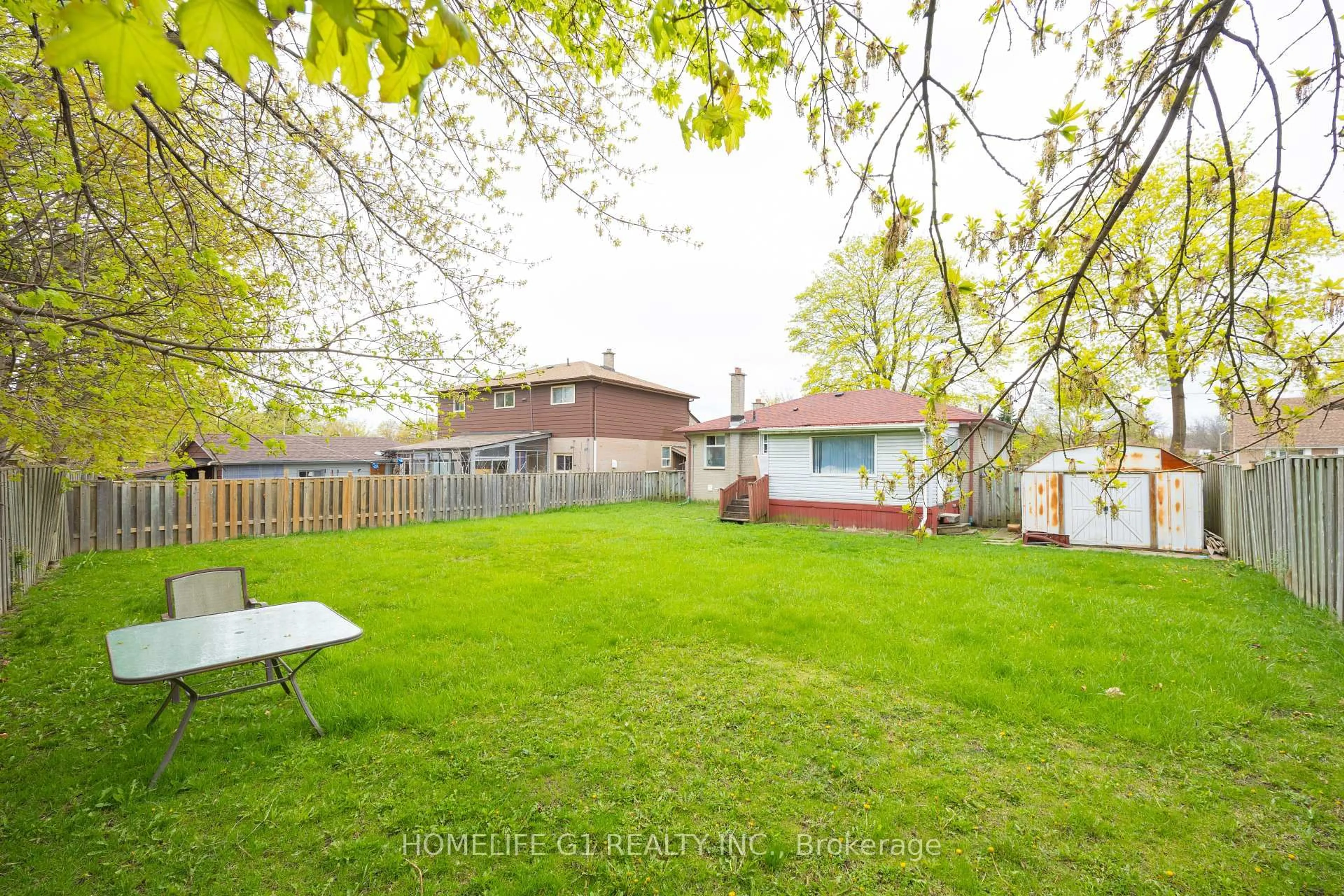 Patio, unknown for 7139 Justine Dr, Mississauga Ontario L4T 1M6
