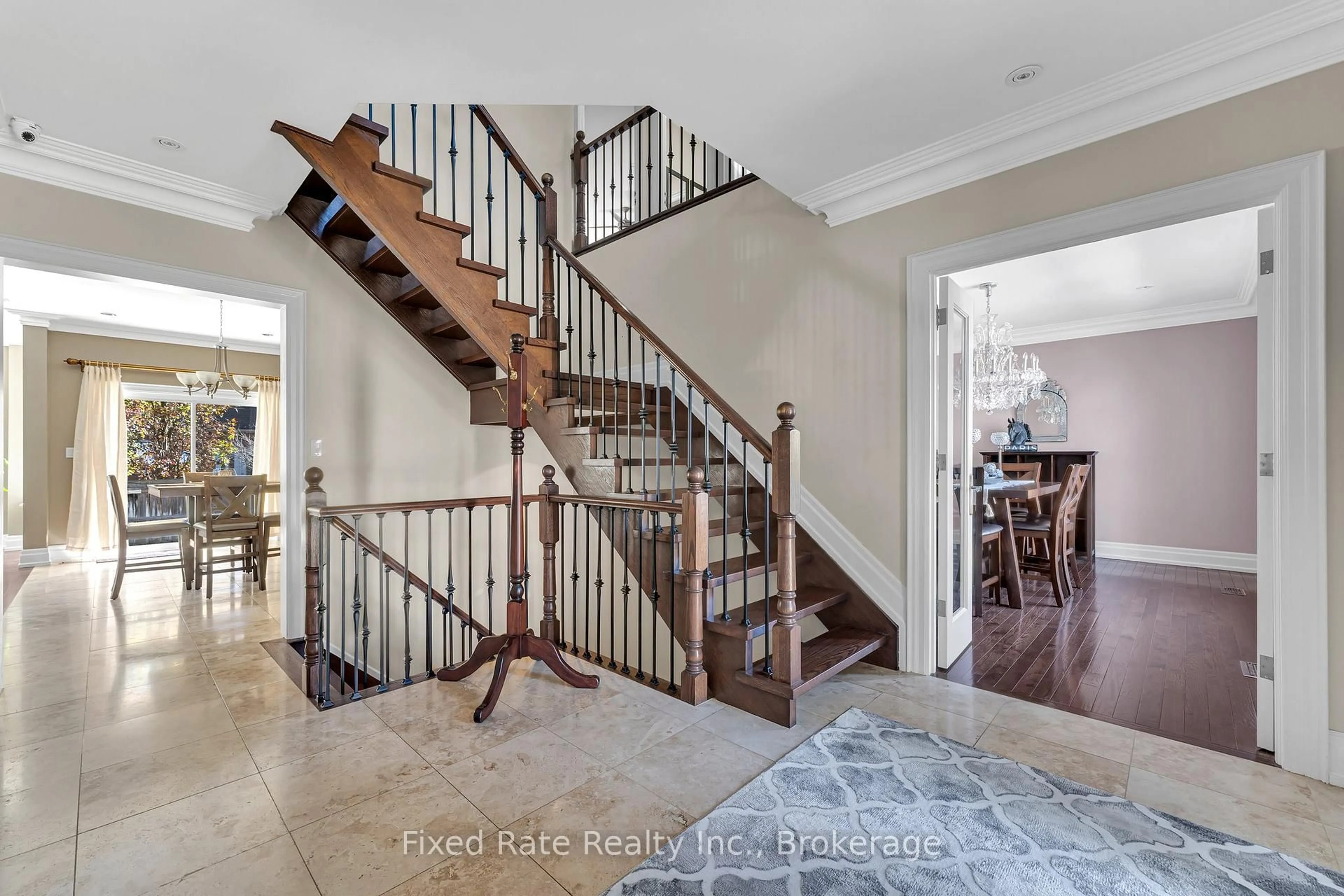 Indoor entryway for 6427 Old Church Rd, Caledon Ontario L7C 1R1