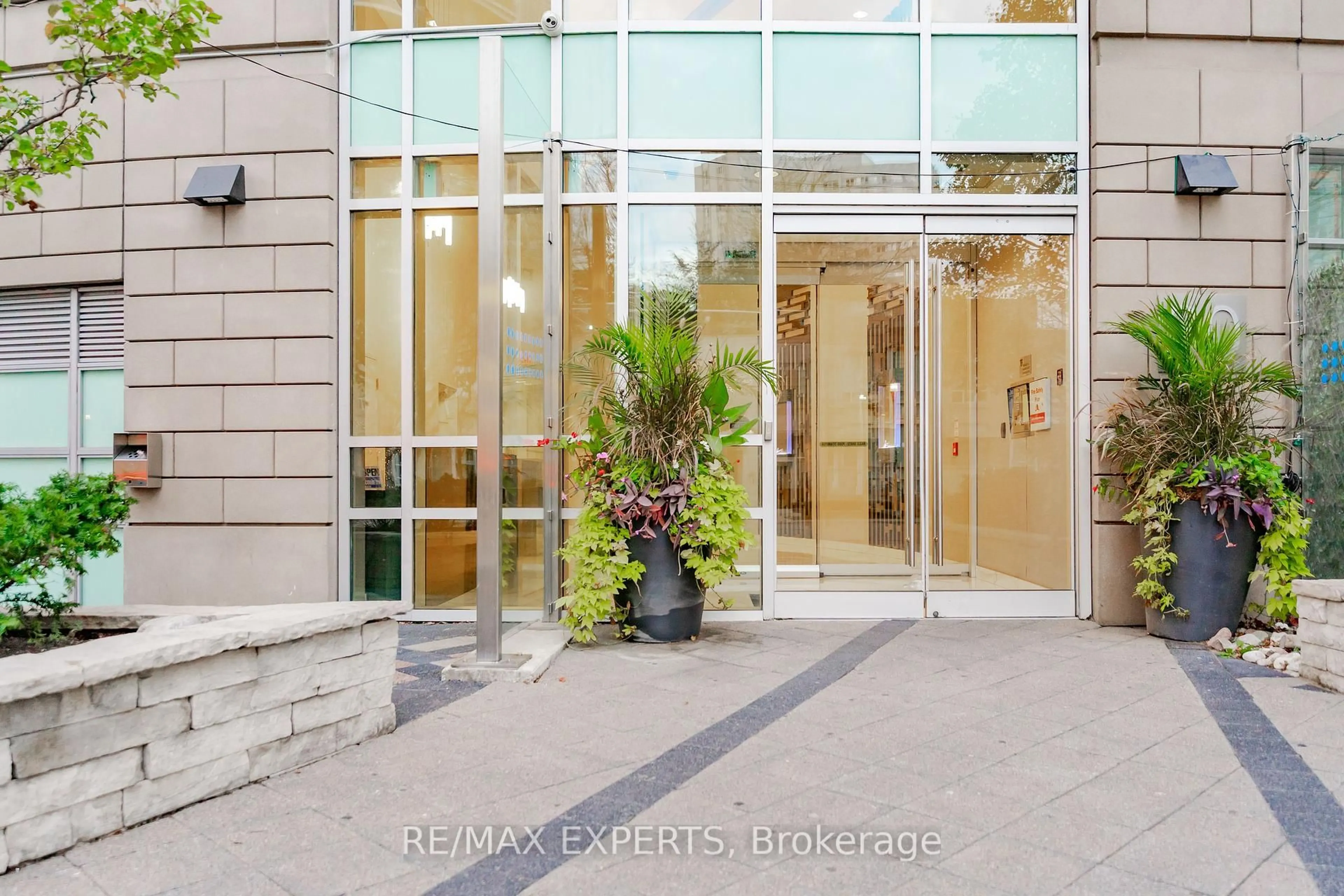 Indoor foyer for 80 Absolute Ave #3206, Mississauga Ontario L4Z 0A5