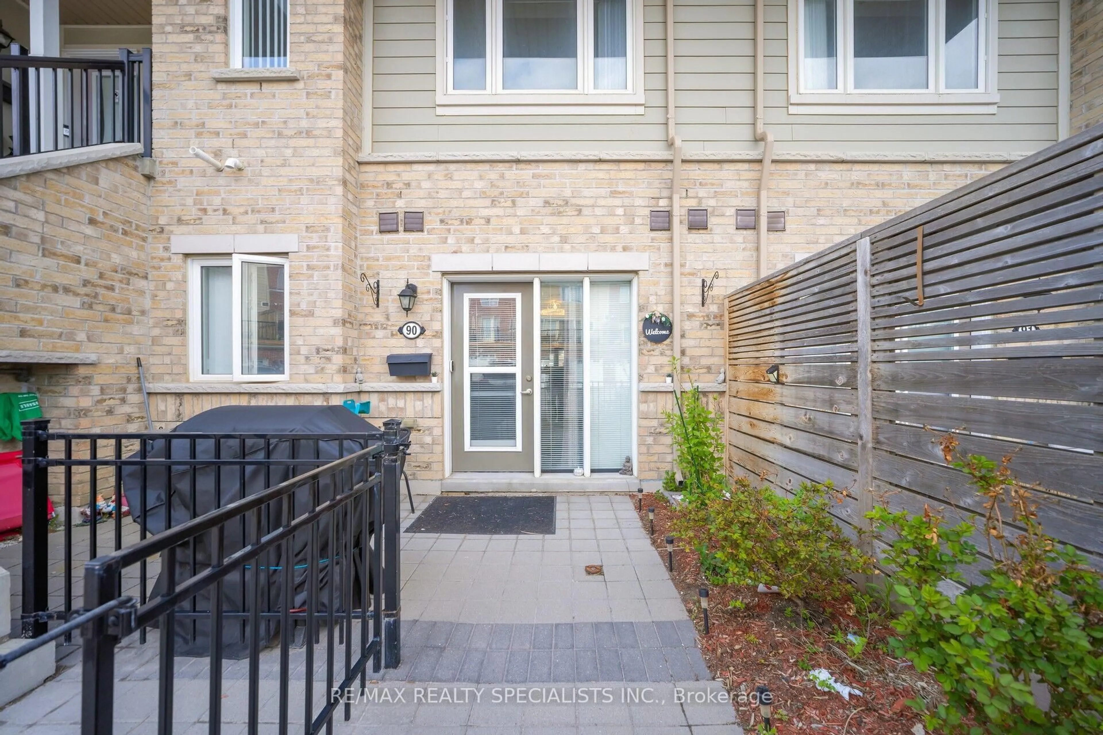Patio, street for 250 Sunny Meadow Blvd #90, Brampton Ontario L6R 3Y6