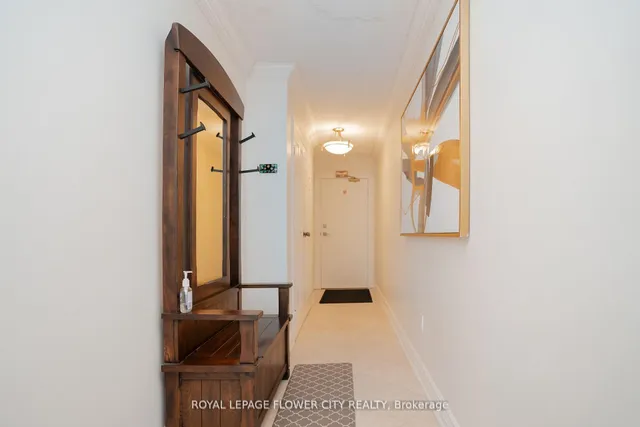 Additional property image - 3650 Kaneff Cres Unit 801
