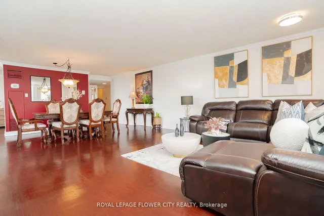 Additional property image - 3650 Kaneff Cres Unit 801