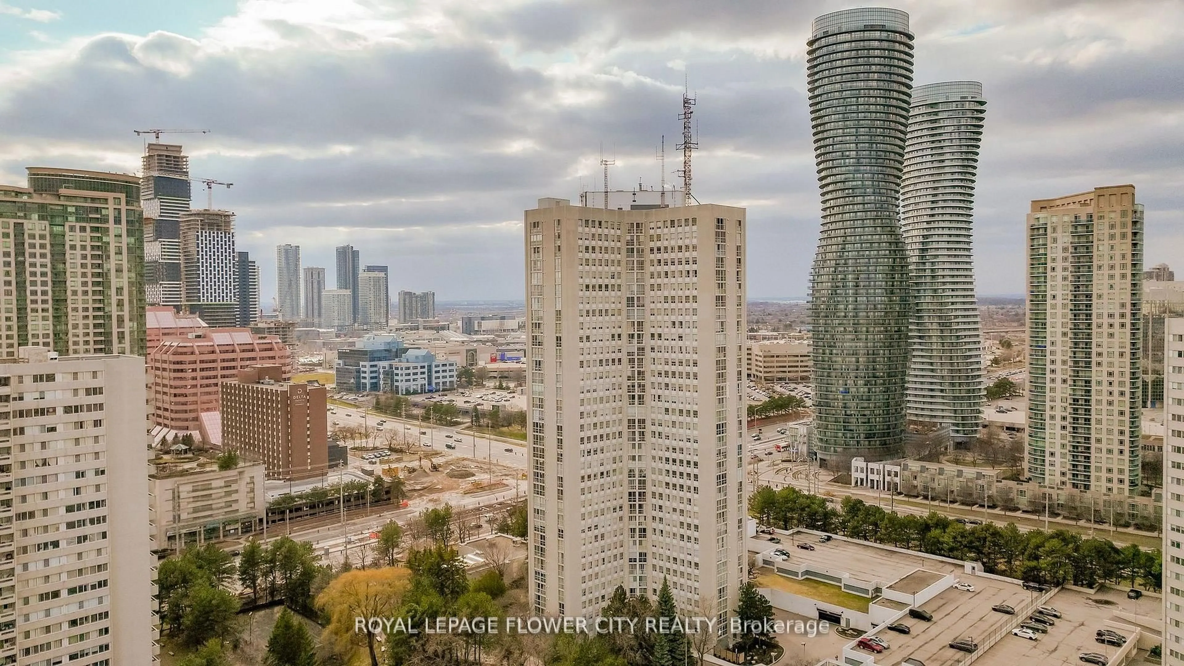A pic from outside/outdoor area/front of a property/back of a property/a pic from drone, city buildings view from balcony for 3650 Kaneff Cres #801, Mississauga Ontario L5A 4A1