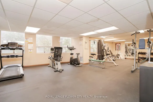 Additional property image - 3650 Kaneff Cres Unit 801