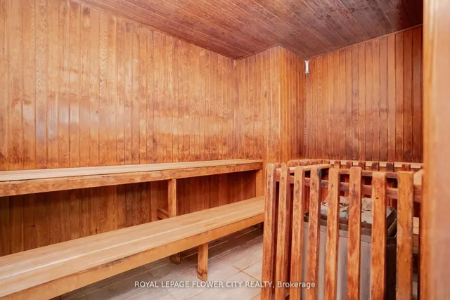 Additional property image - 3650 Kaneff Cres Unit 801