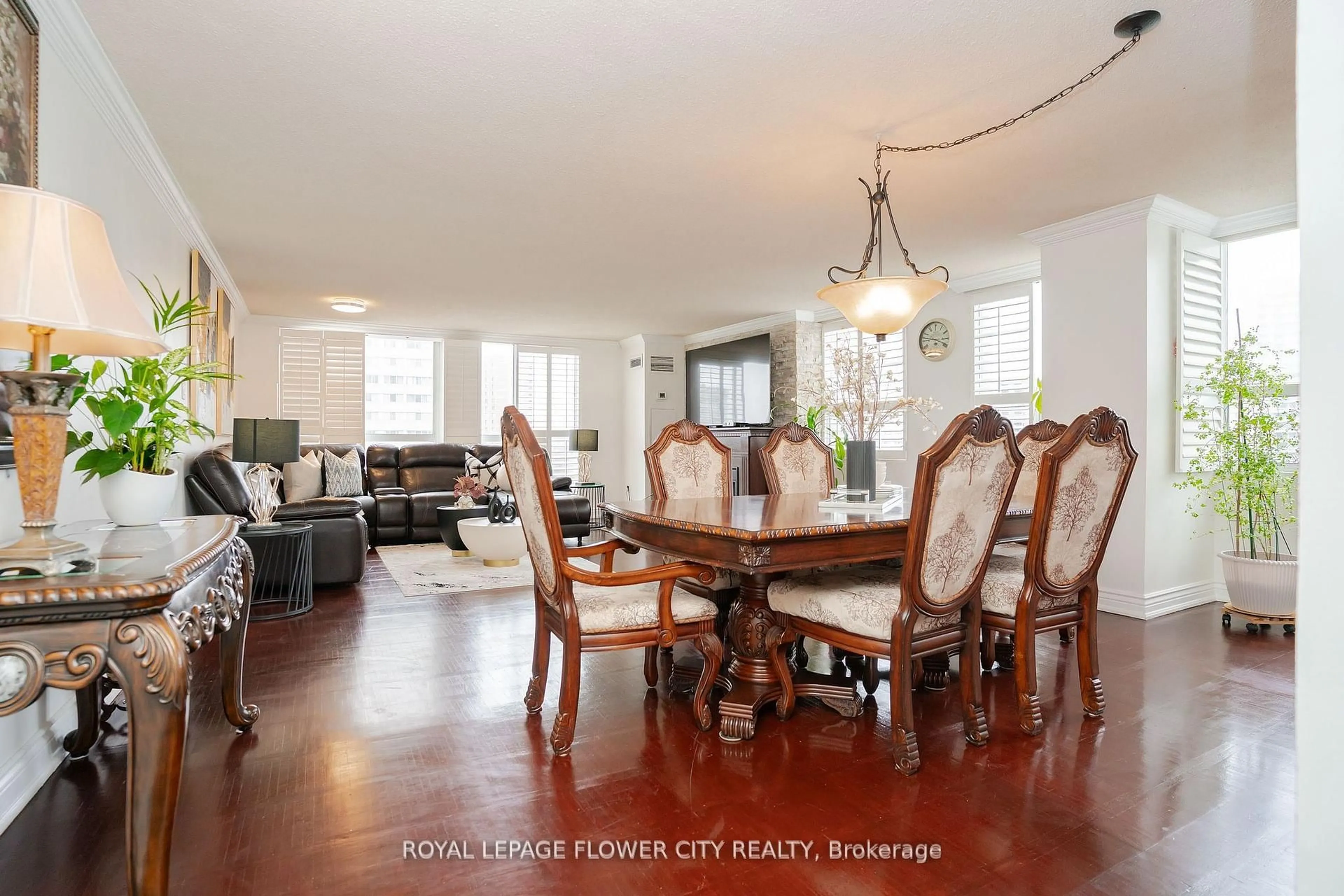Dining room, wood/laminate floor for 3650 Kaneff Cres #801, Mississauga Ontario L5A 4A1