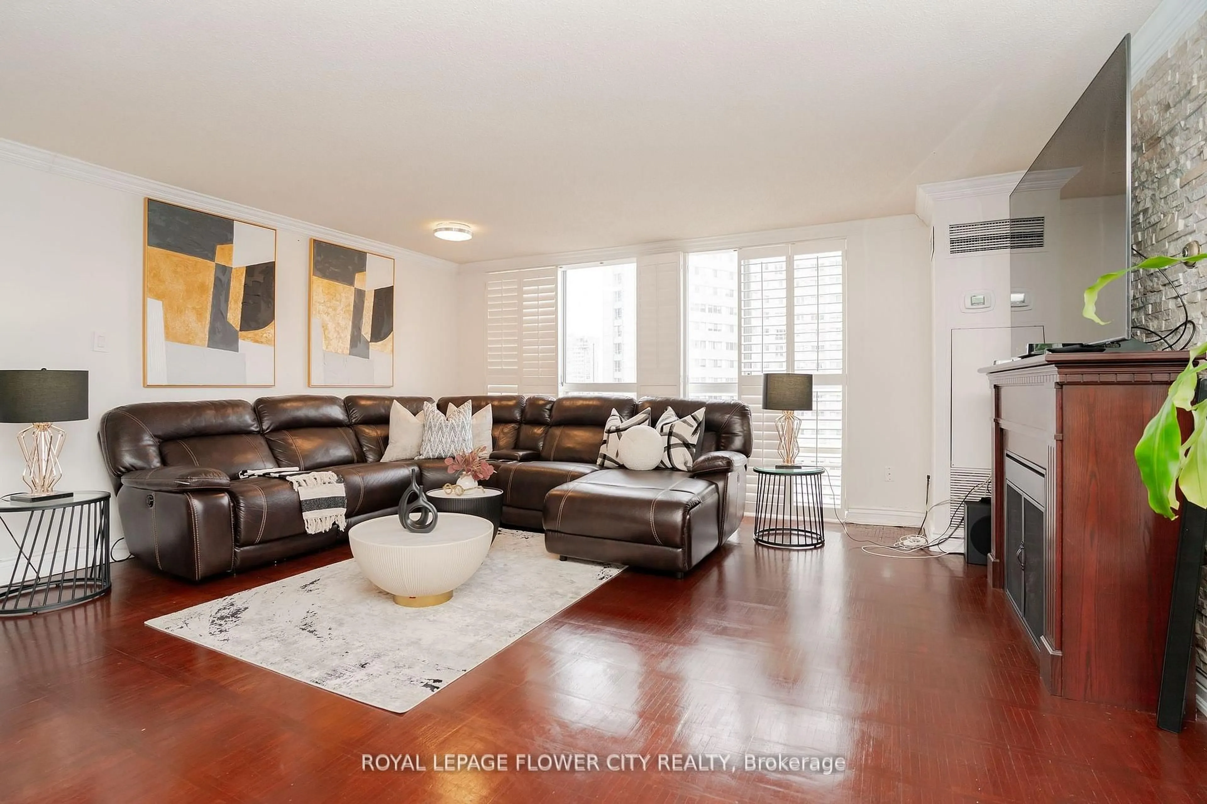 Living room with furniture, unknown for 3650 Kaneff Cres #801, Mississauga Ontario L5A 4A1