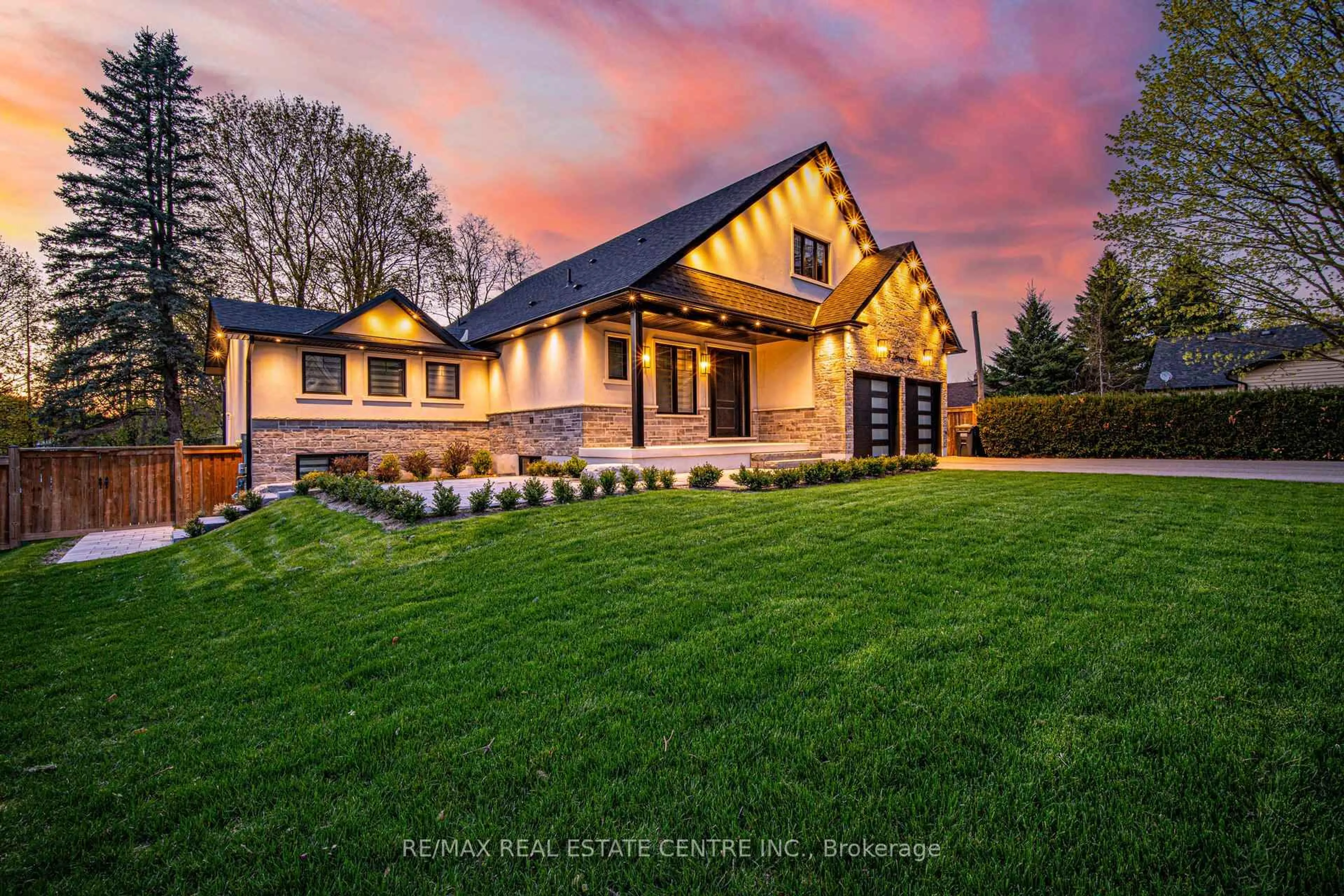 Home with brick exterior material, mountain view for 3 Larry St, Caledon Ontario L7C 1K6