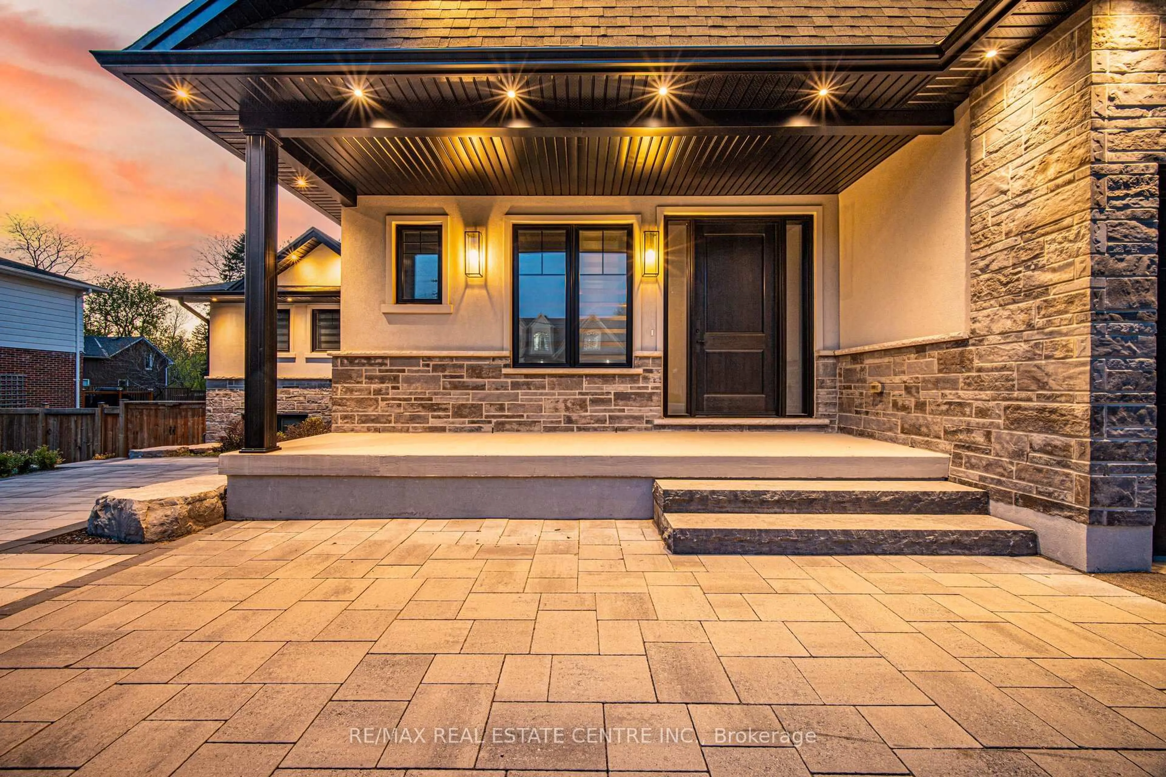 Patio, street for 3 Larry St, Caledon Ontario L7C 1K6