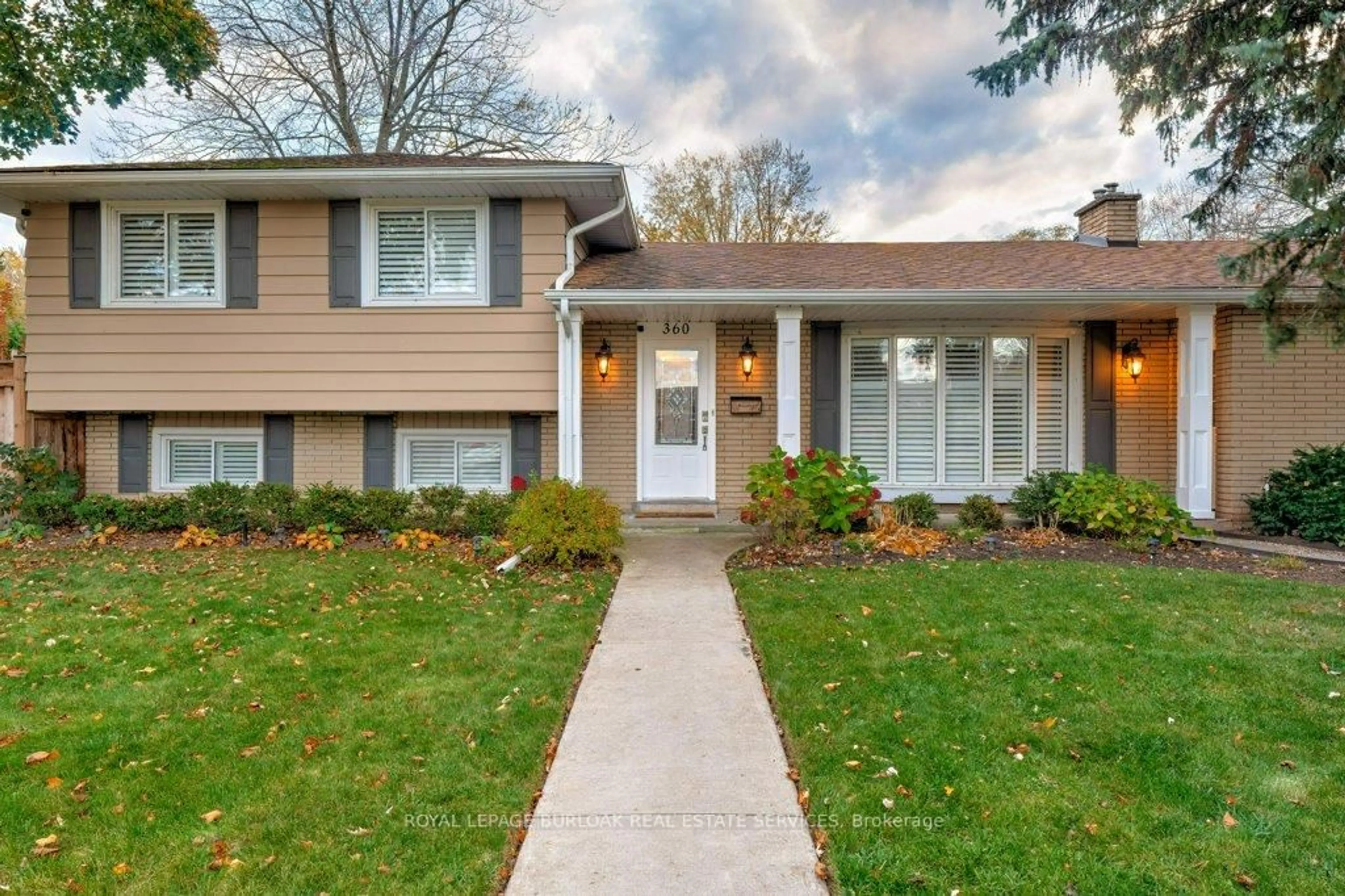 Home with brick exterior material, street for 360 Cosburn Cres, Burlington Ontario L7L 2W4