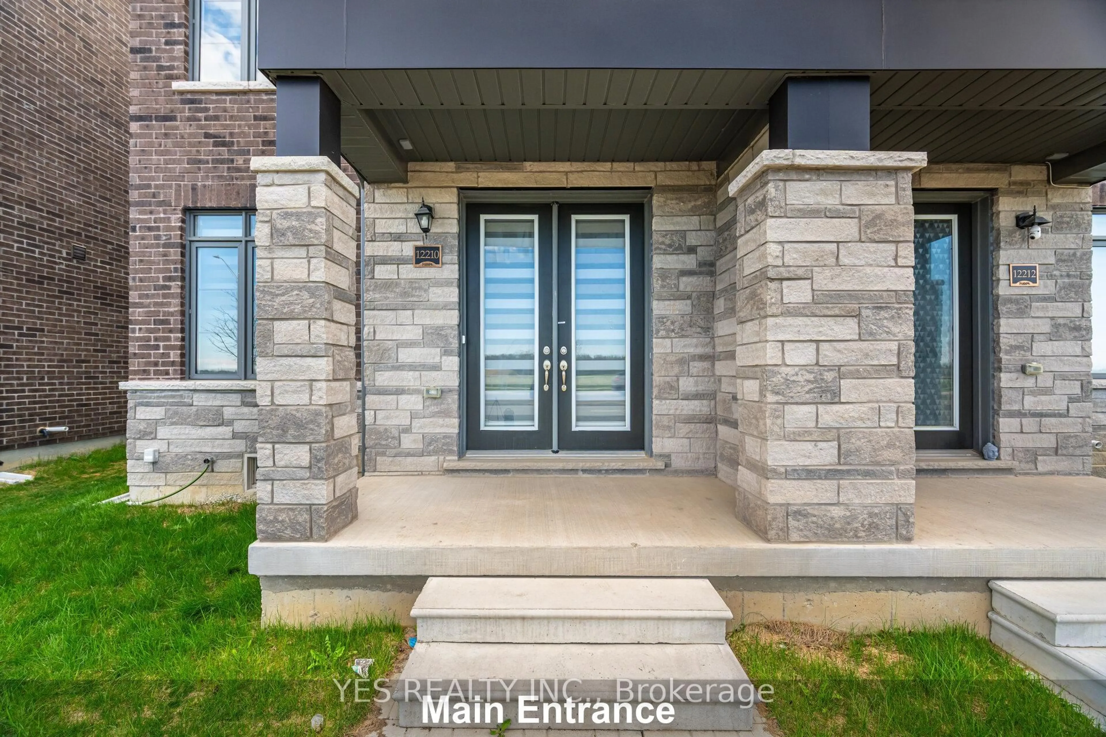 Indoor entryway for 12210 Mclaughlin Rd, Caledon Ontario L7C 1Z9