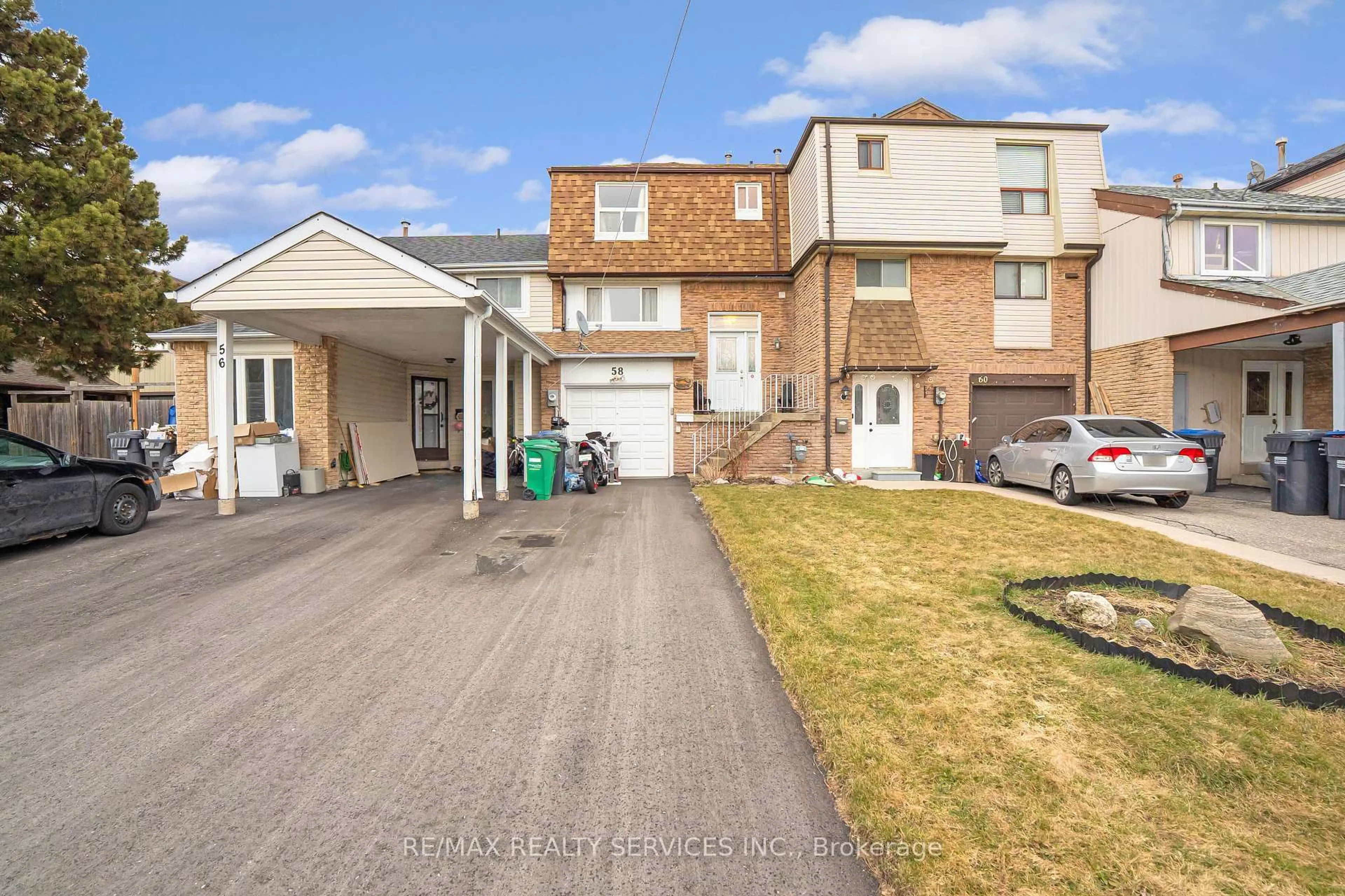 A pic from outside/outdoor area/front of a property/back of a property/a pic from drone, street for 58 Maraboo Crt, Brampton Ontario L6Z 1B4