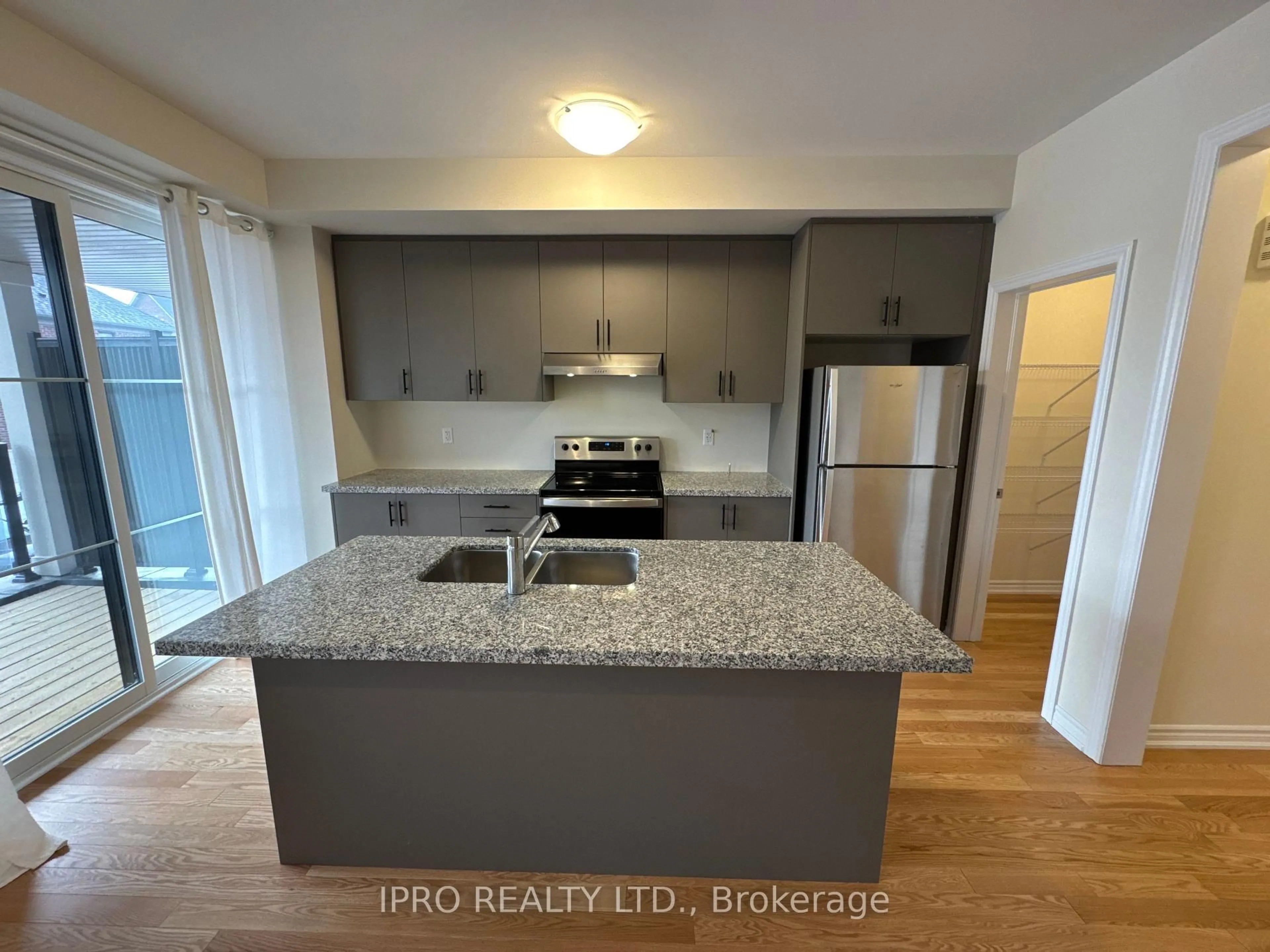 Open concept kitchen, unknown for 1453 National Common N/A, Burlington Ontario L7P 0V7