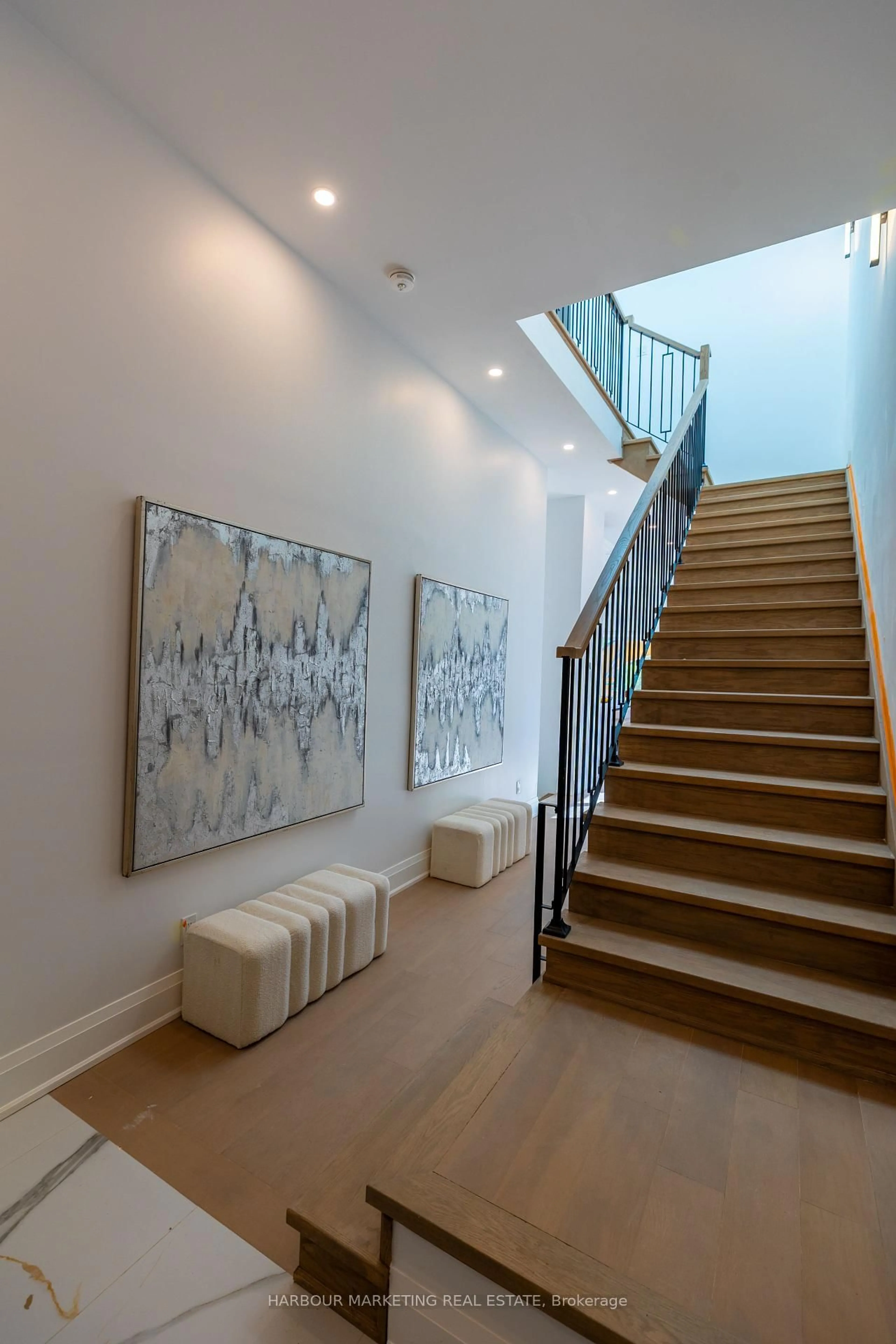 Unknown for 6632 Harmony Hill, Mississauga Ontario L5W 1S6