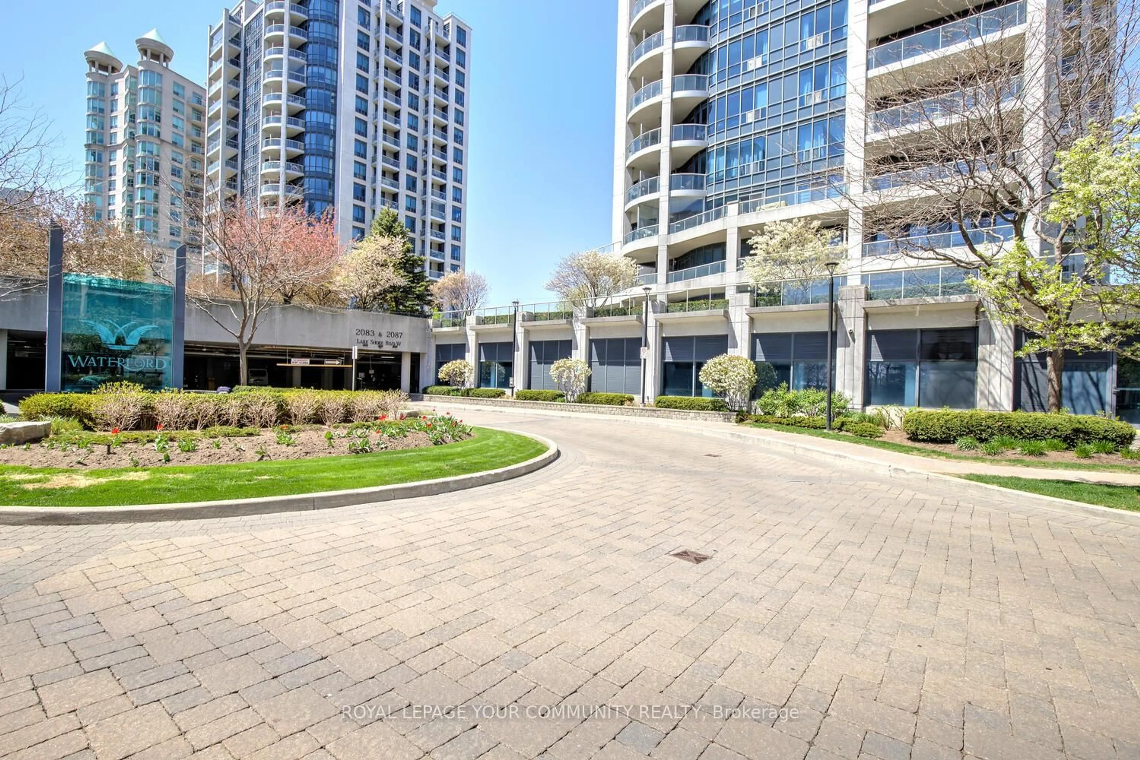 Patio, street for 2083 Lake Shore Blvd #909, Toronto Ontario M8V 4G2