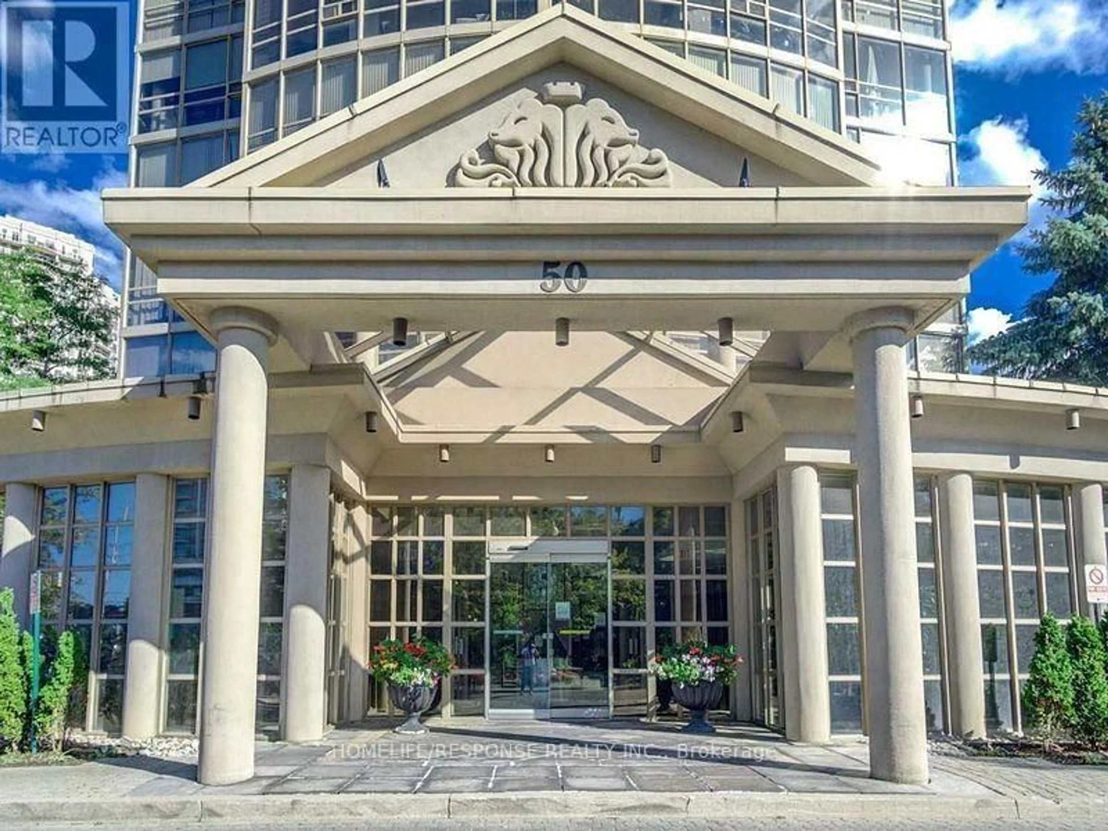 Indoor foyer for 50 Eglinton Ave #203, Mississauga Ontario L5R 3P5