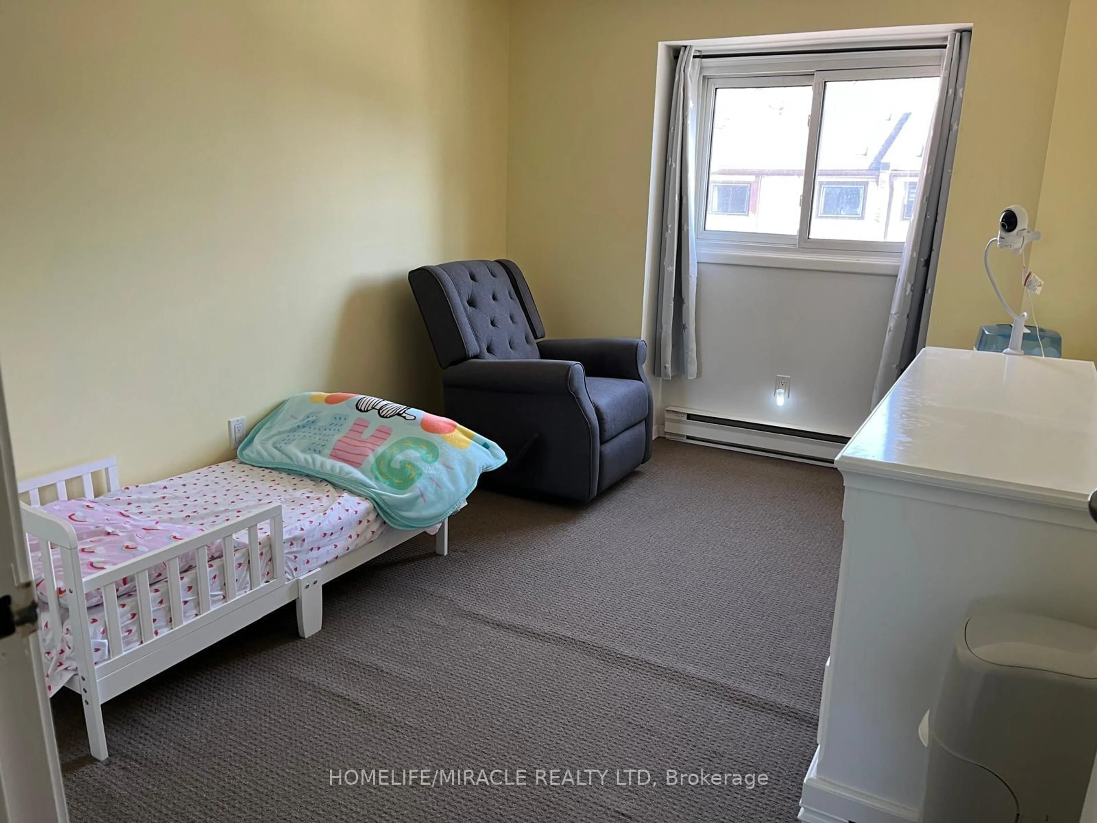 A pic of a room for 20 Macallum Crt, Brampton Ontario L6Z 3M4